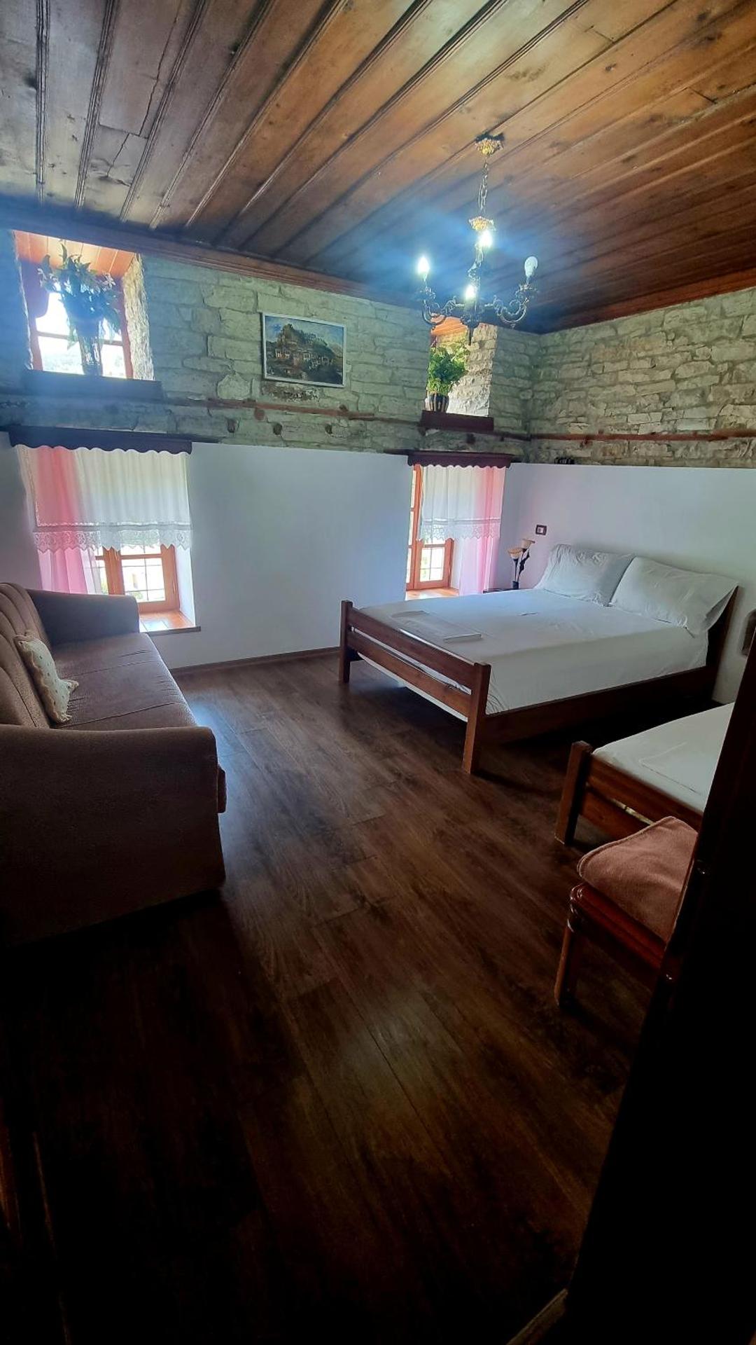 Gjiro's house - Photo 49