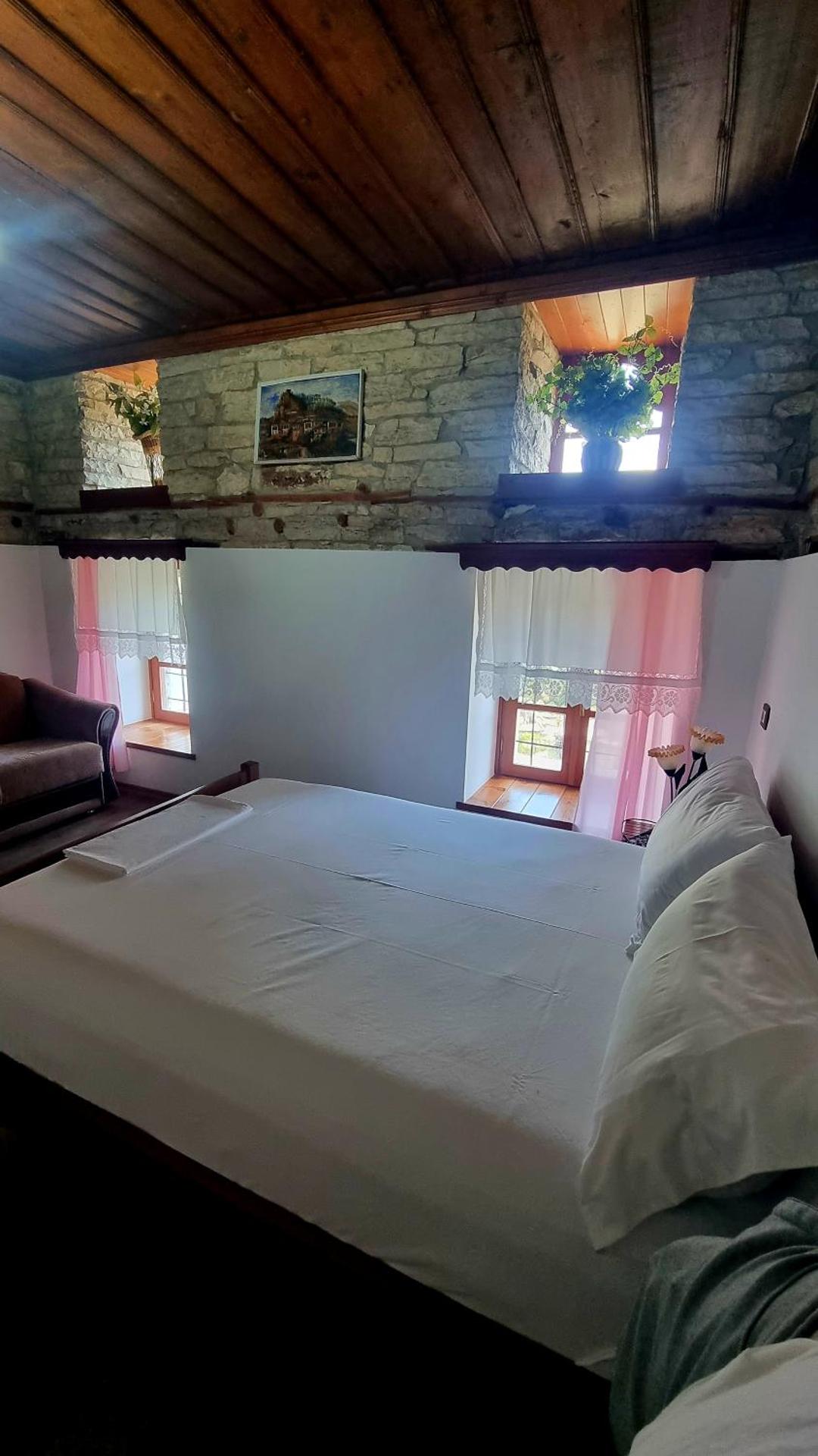 Gjiro's house - Photo 50