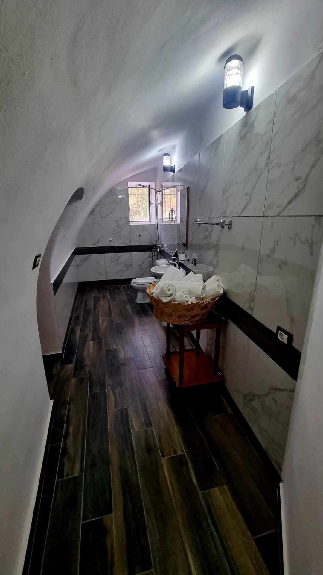 Gjiro's house - Photo 83