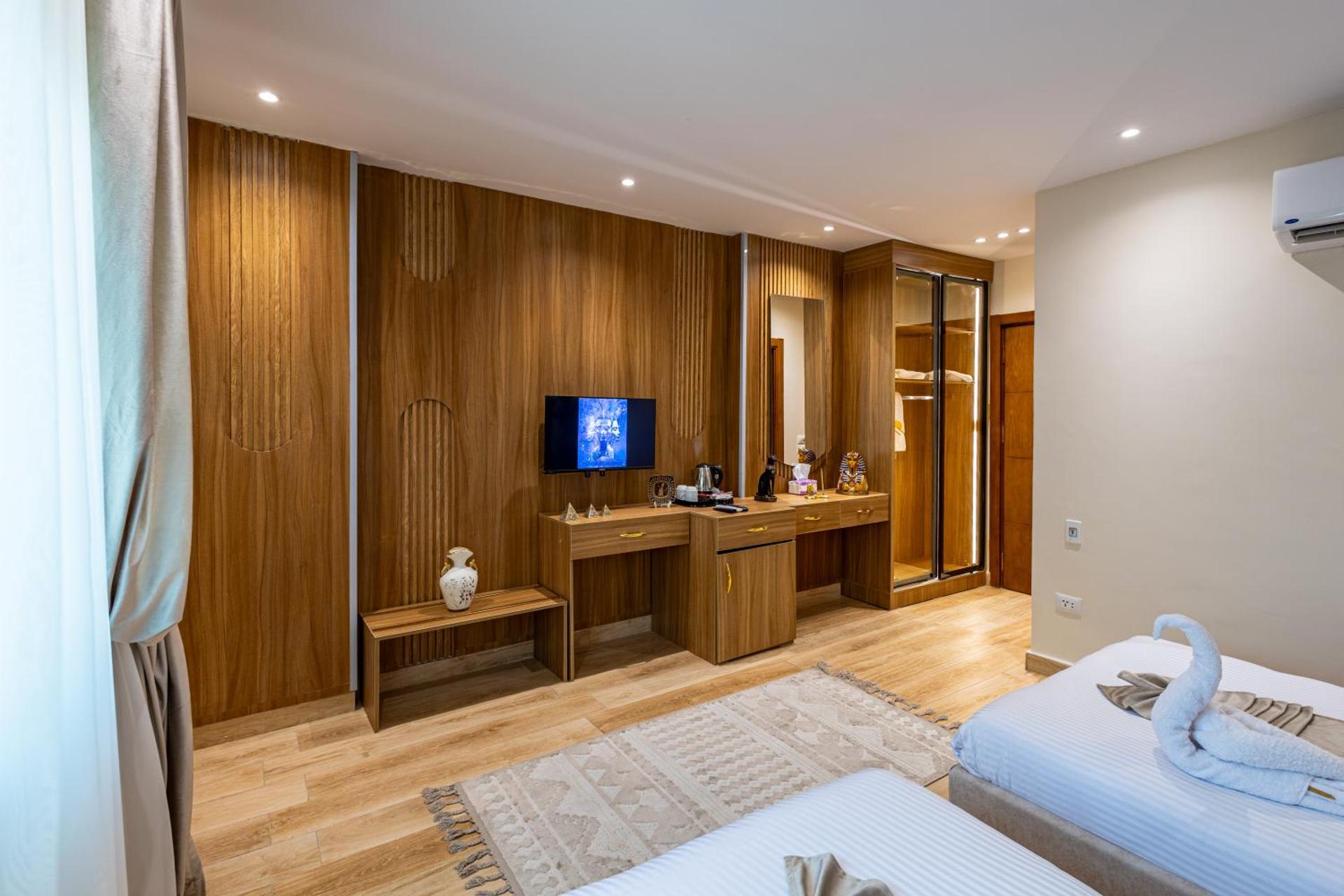 Pyramids sunrise inn - Photo 86