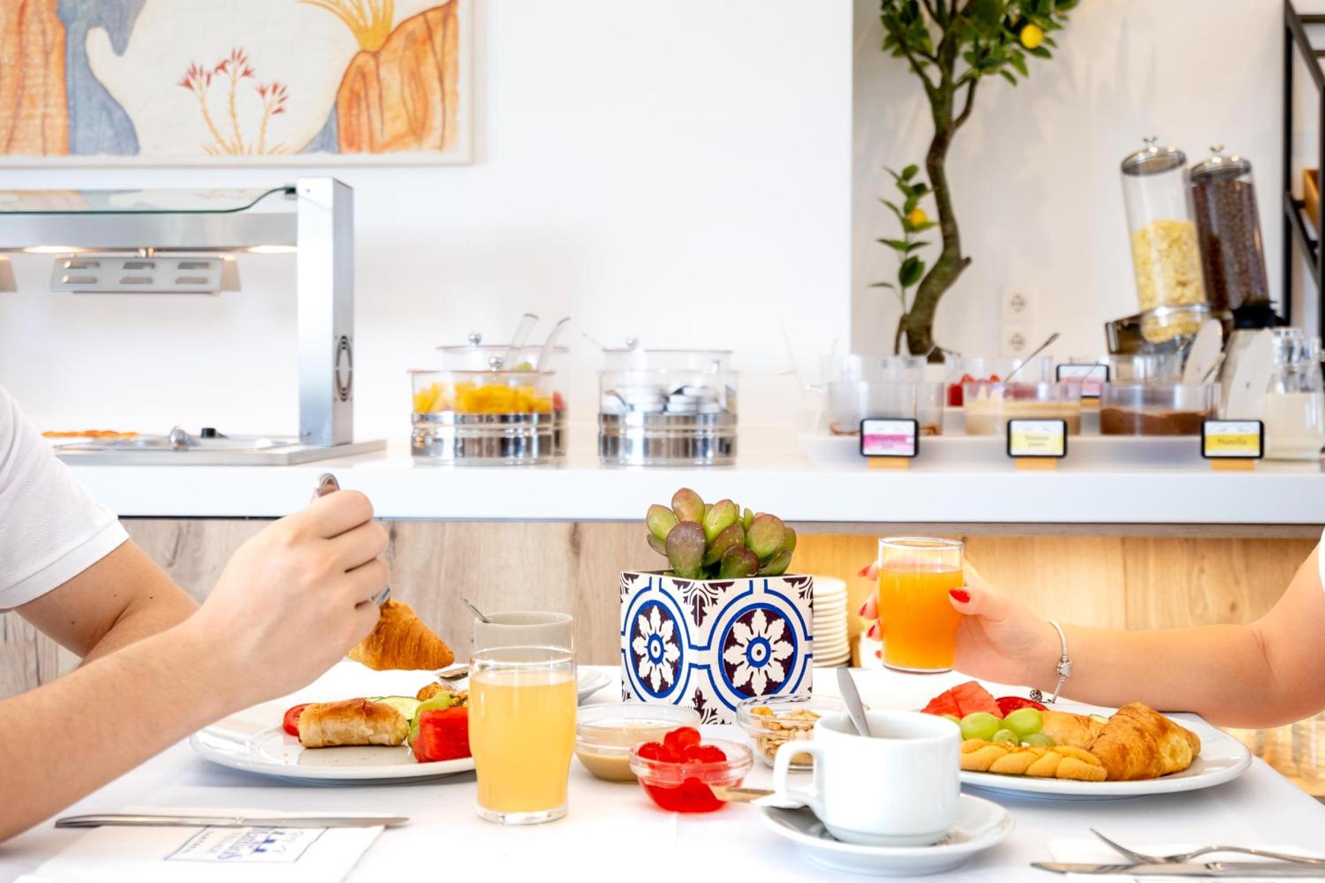 Hotel Mathios - Photo 108