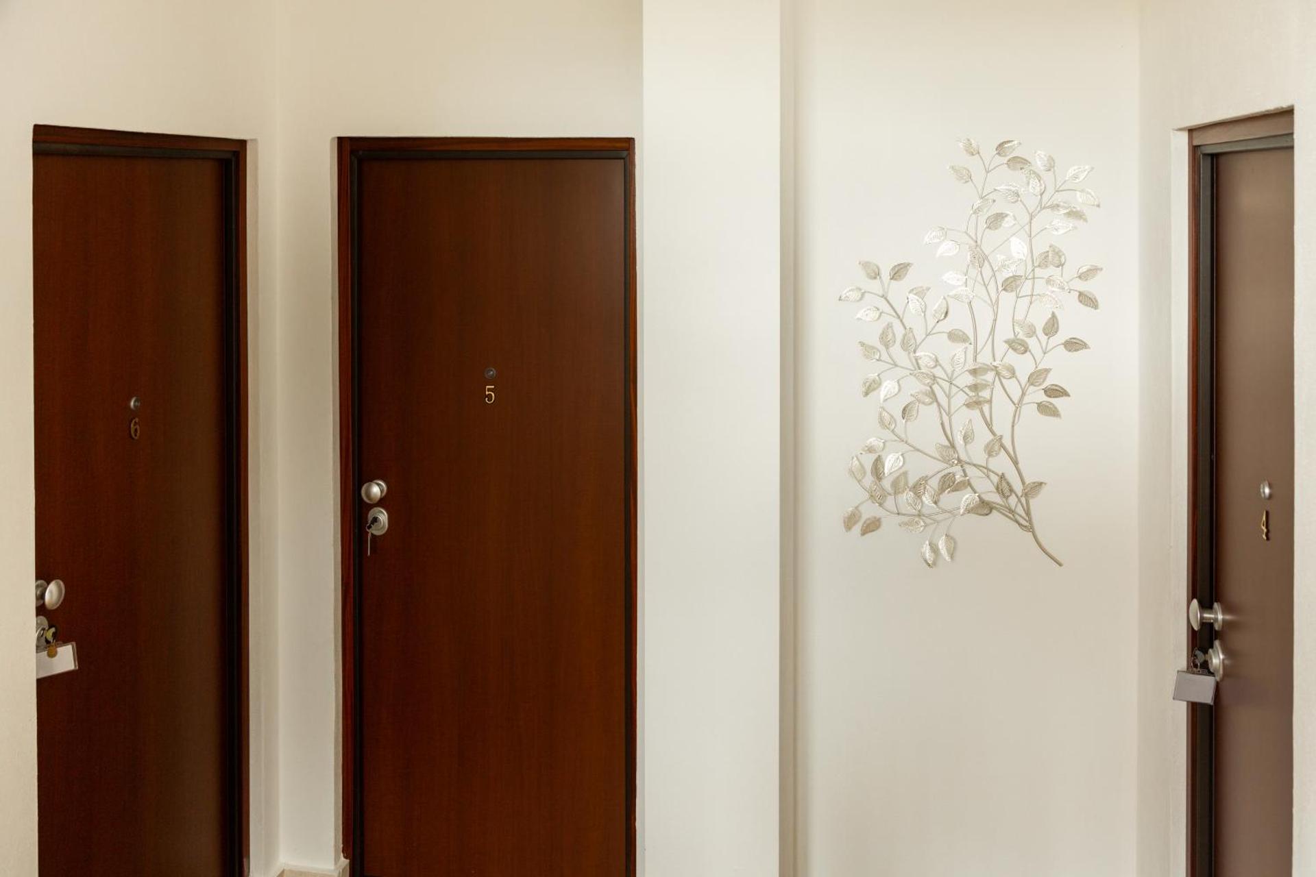 Alghero Airport Bedrooms - Photo 4