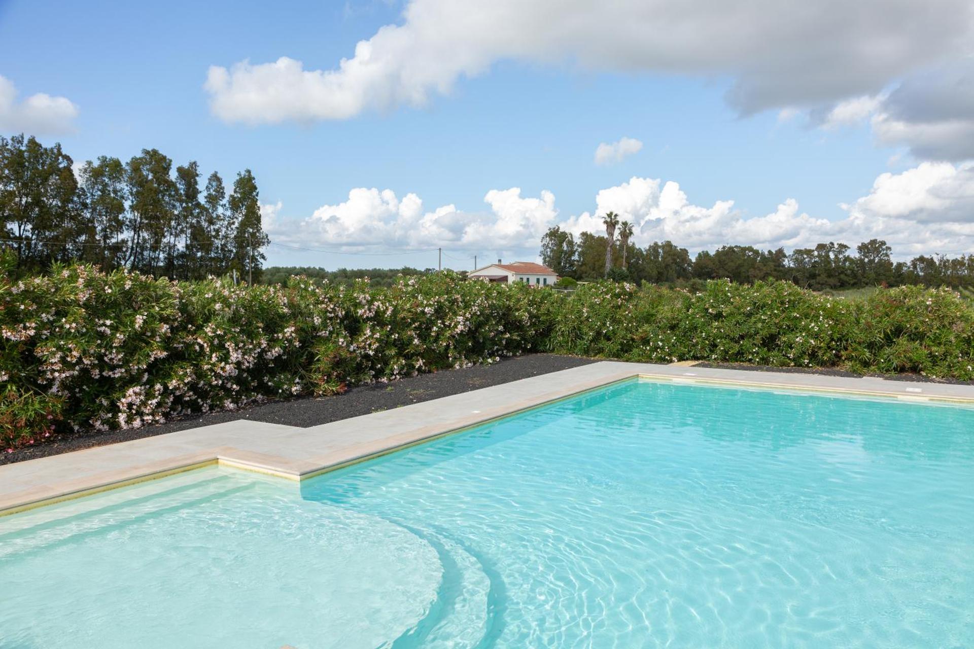 Alghero Airport Bedrooms - Photo 11