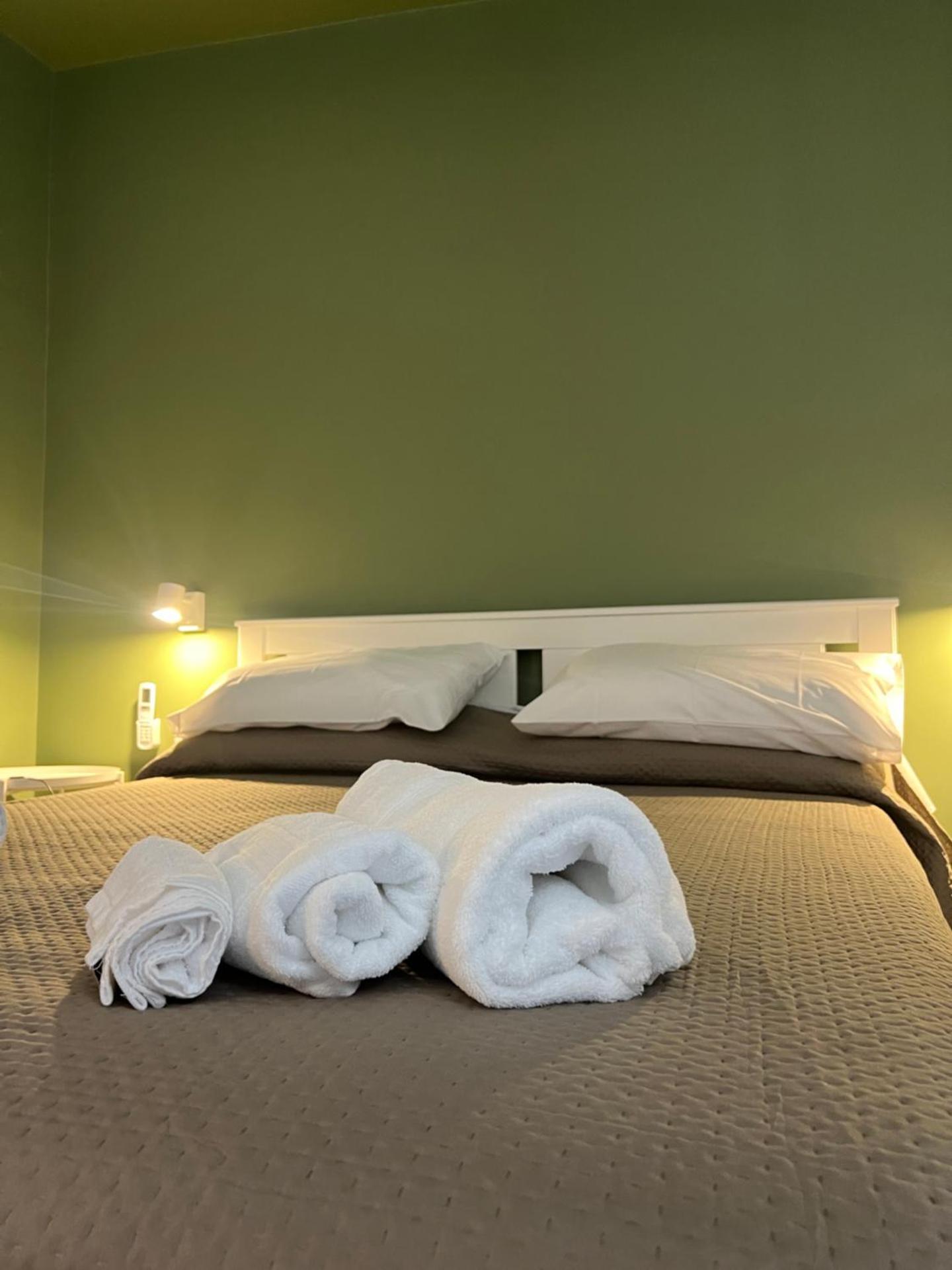 Double Room with Private Bathroom - Photo 4