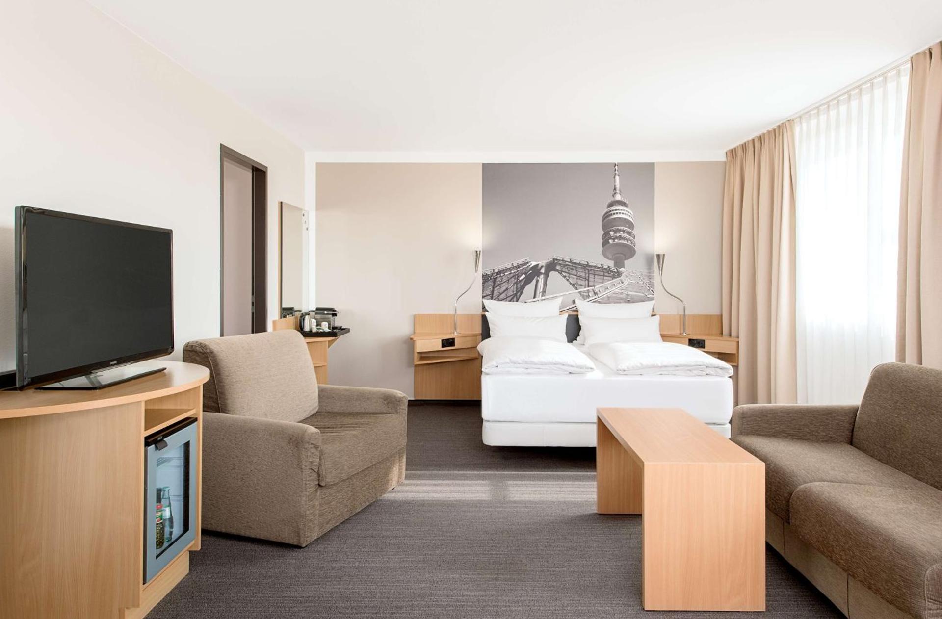 Family Room (2 Adults + 1 Child)