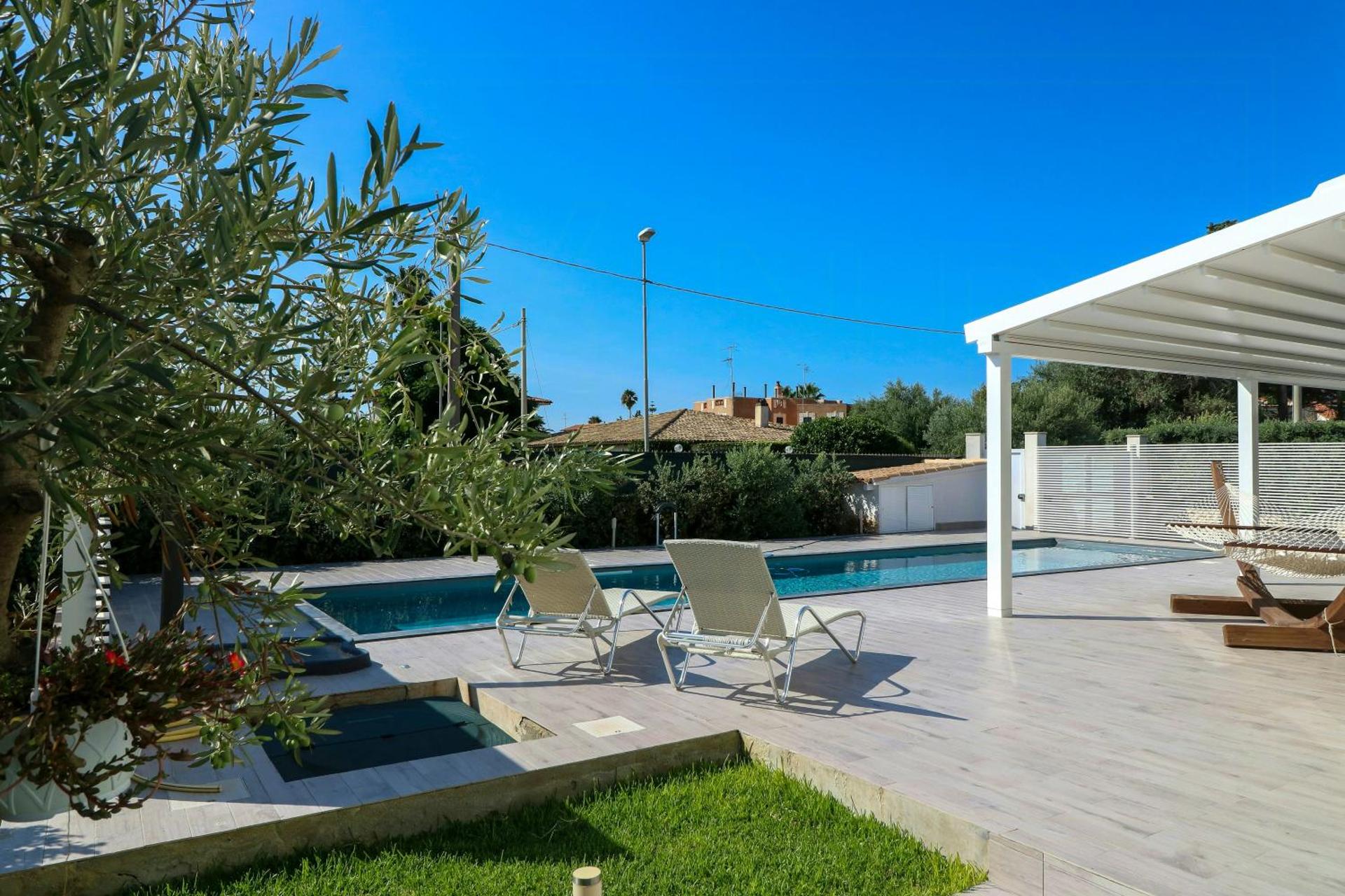 Modern Villa With Views Of Ortigia - Photo 2