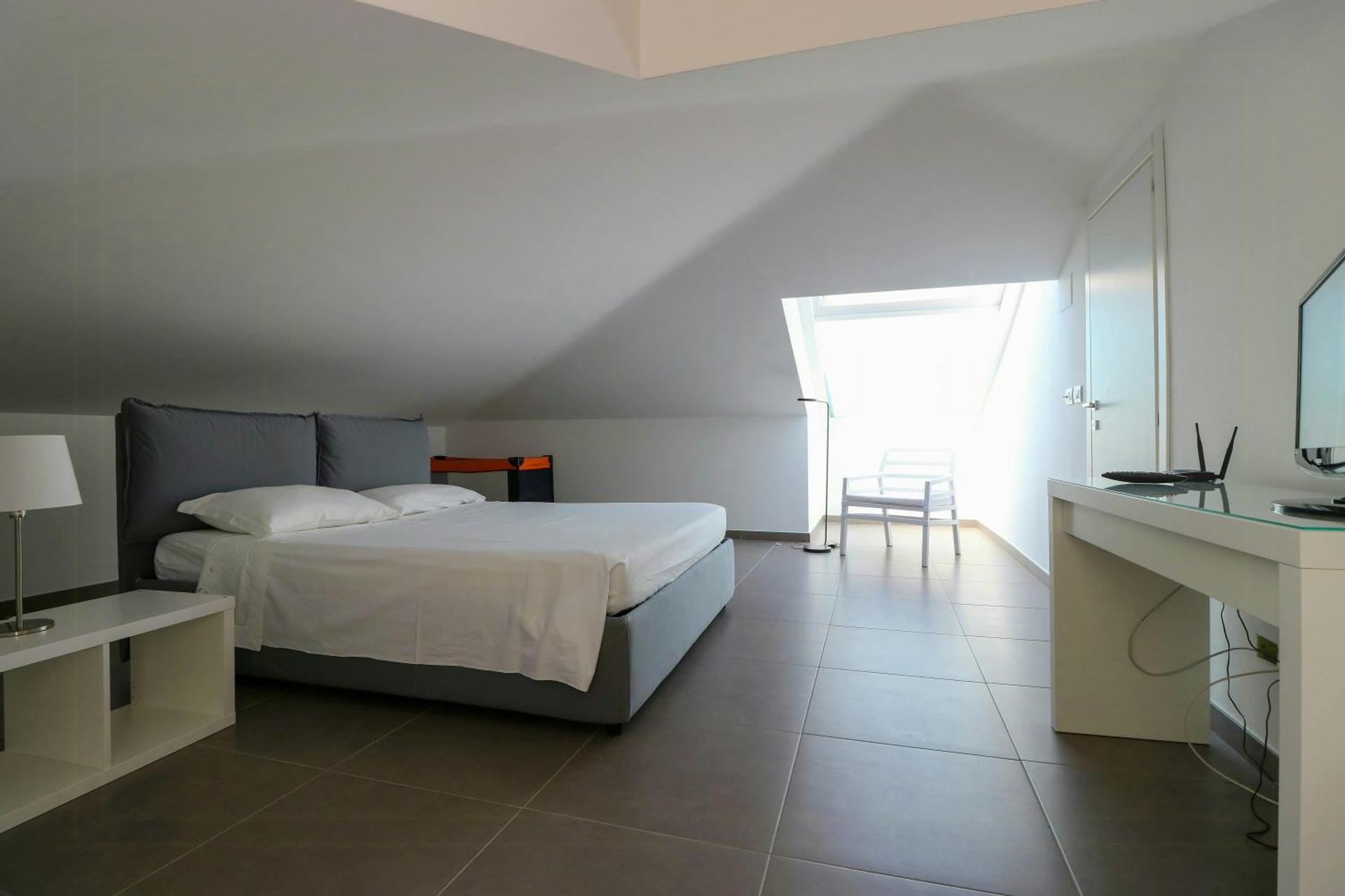 Modern Villa With Views Of Ortigia - Photo 20