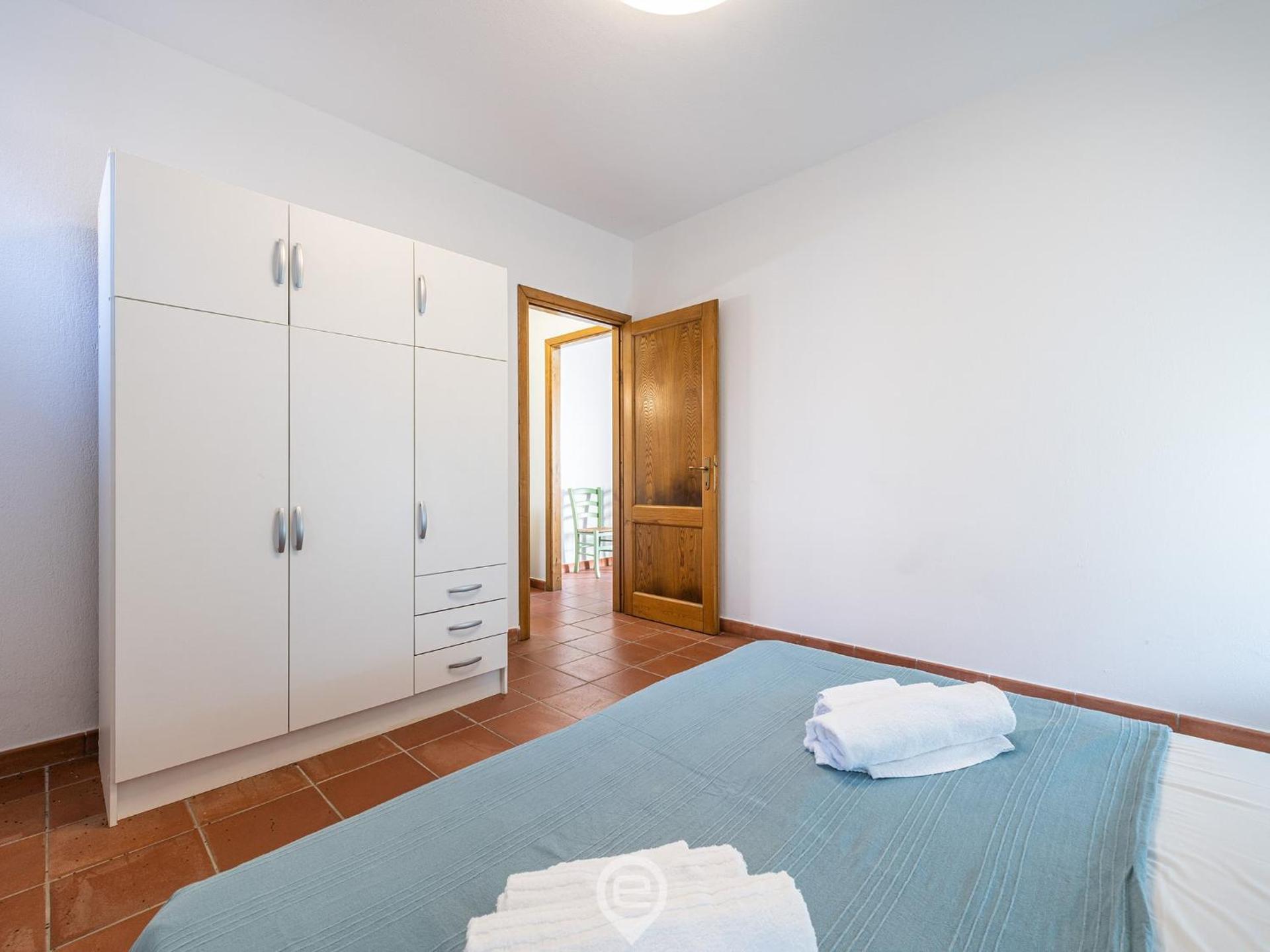 Coastal Apartments - Comfort - Photo 2