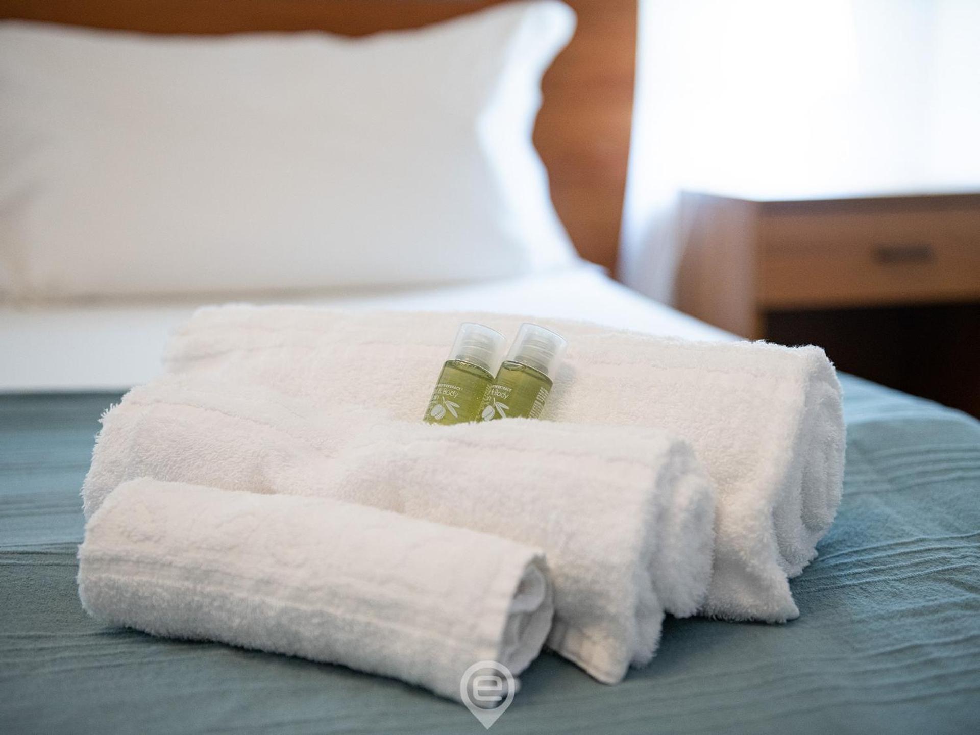 Coastal Apartments - Comfort - Photo 13