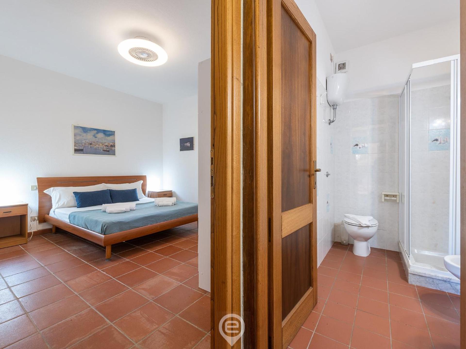 Coastal Apartments - Comfort - Photo 12