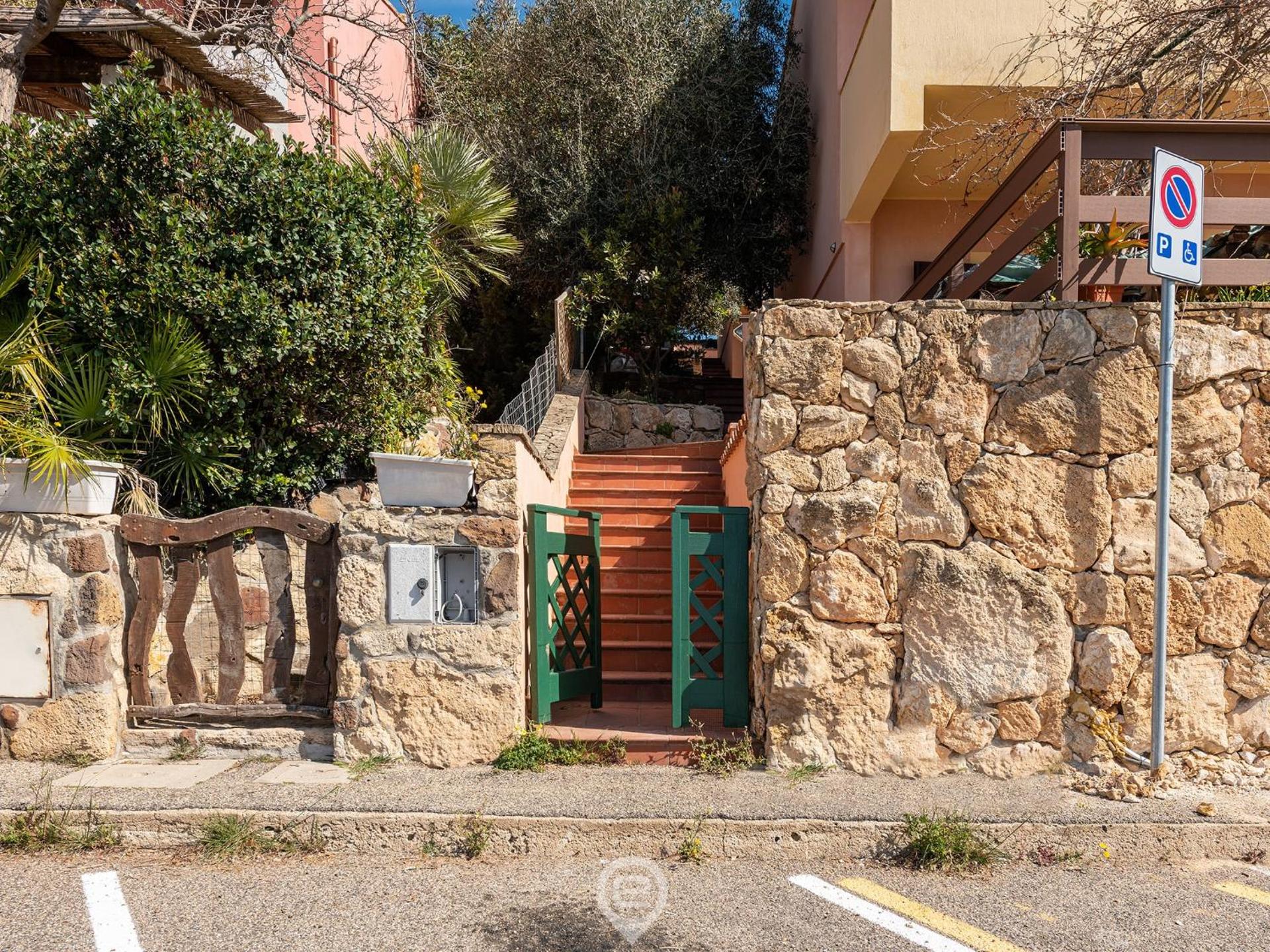 Coastal Apartments - Comfort - Photo 6