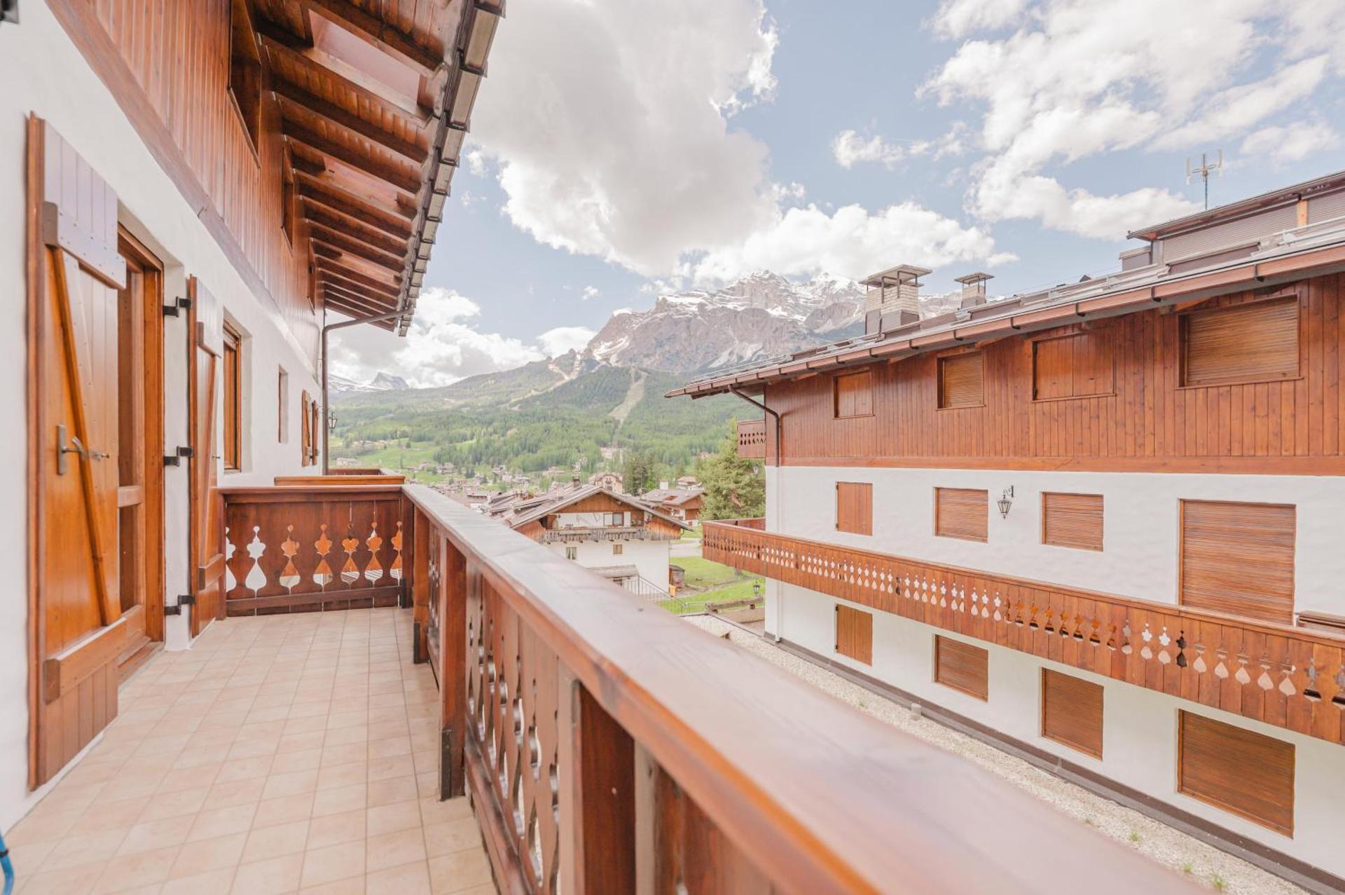 Casa Verocai - Mountain View Terrace & Parking - Photo 11