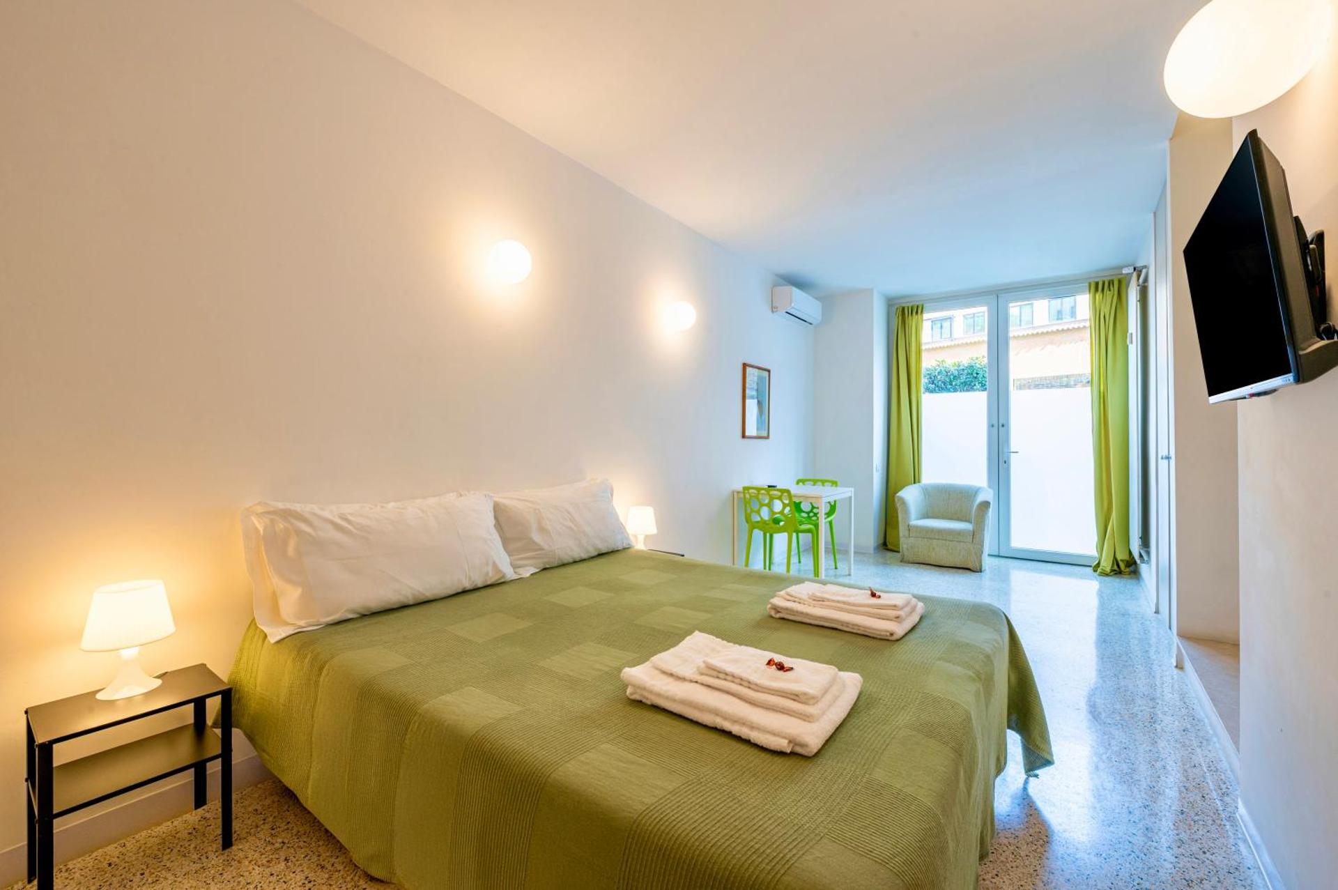 Minimal Apartment Navigli