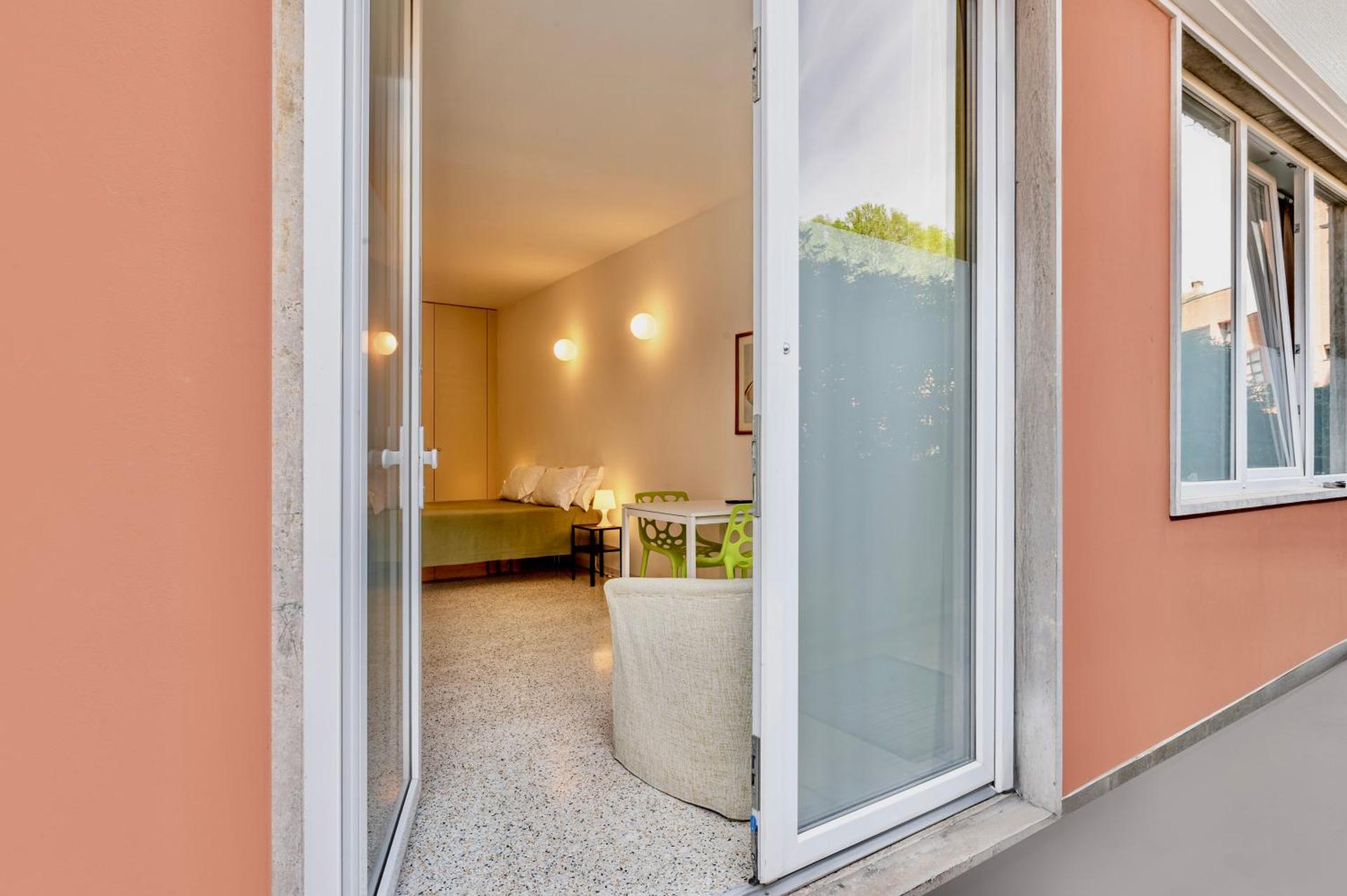 Minimal Apartment Navigli - Photo 8