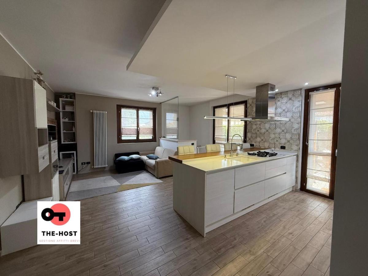 Large apartment with garden and cinema room