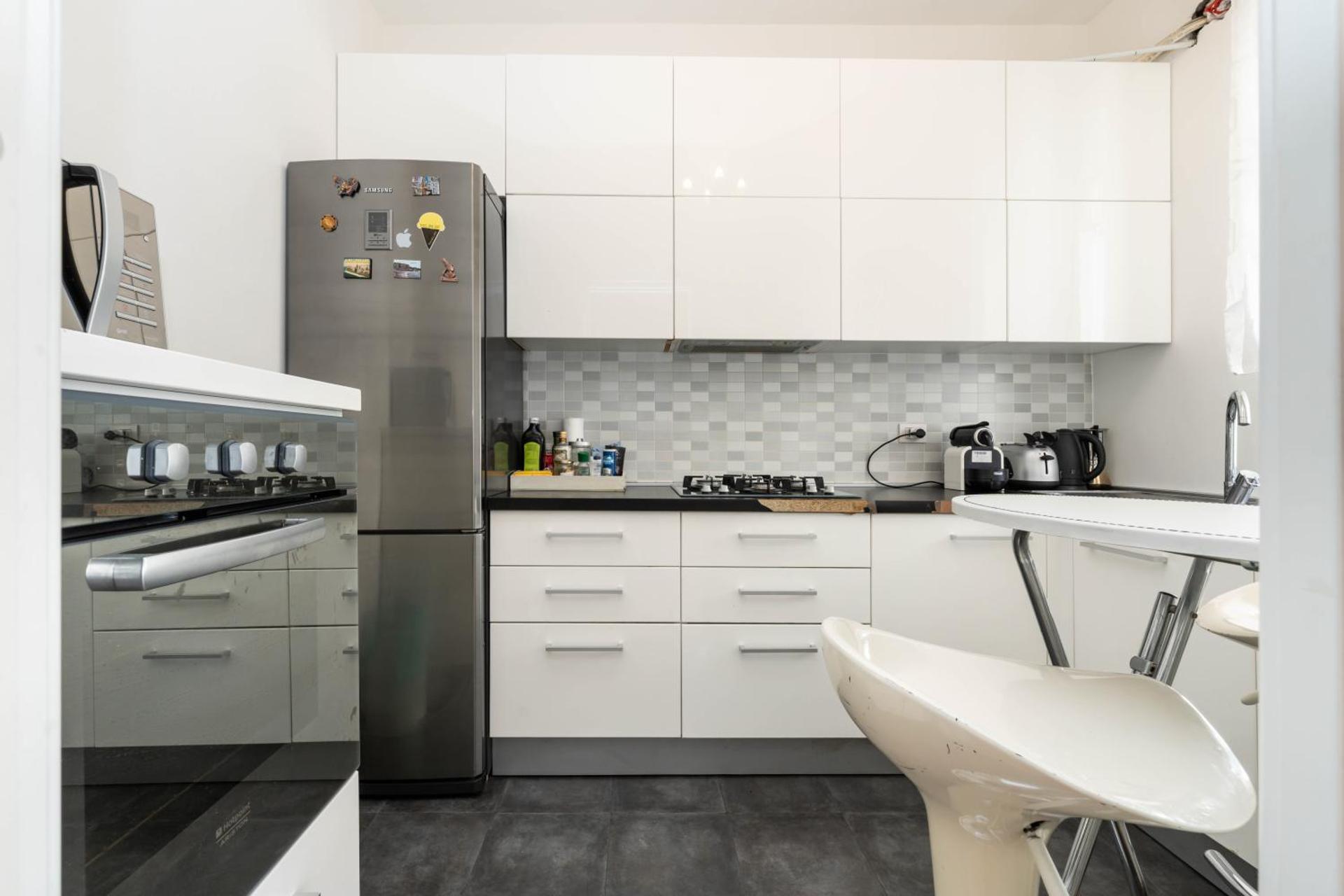 Isabel House - Photo 6