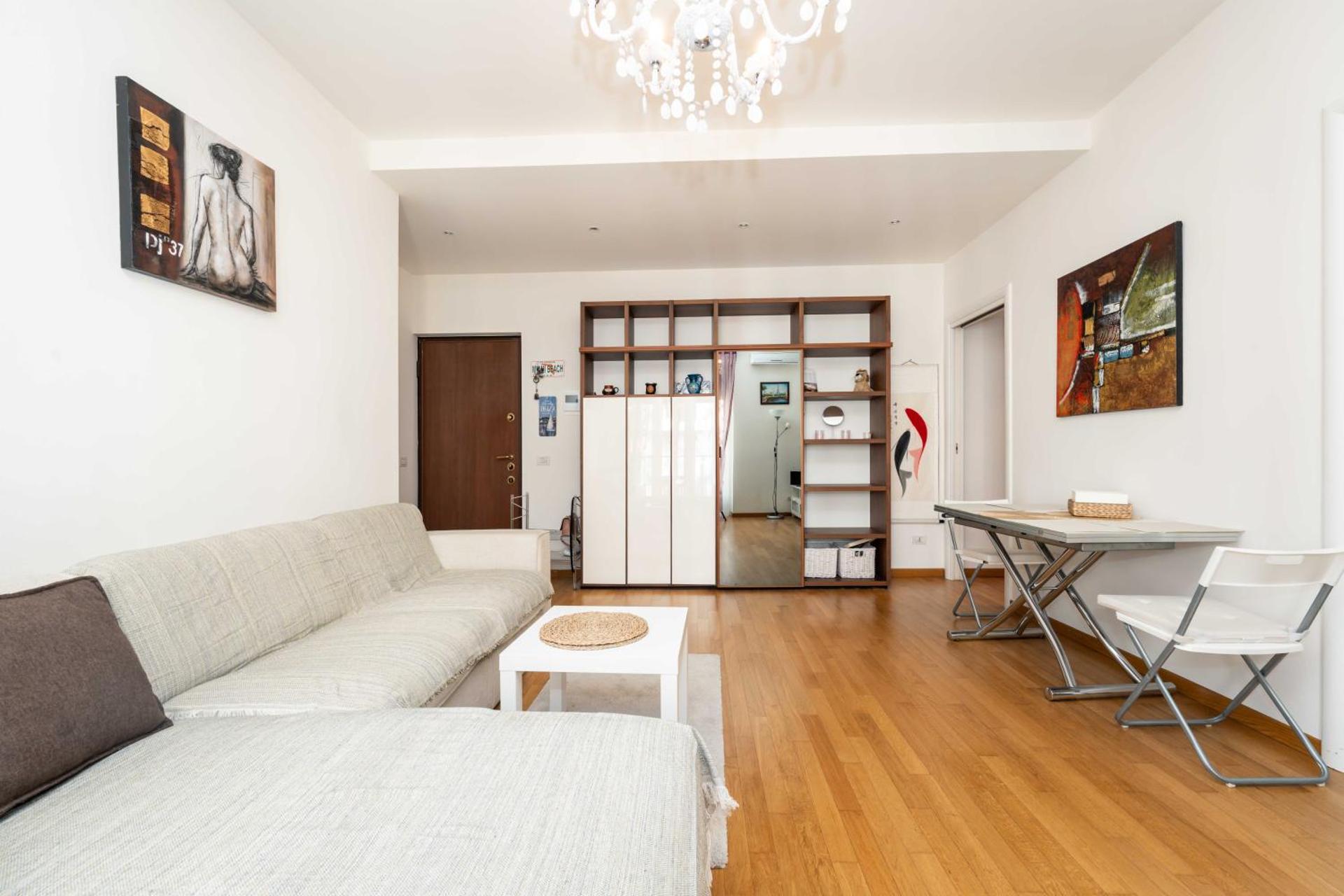 Isabel House - Photo 3