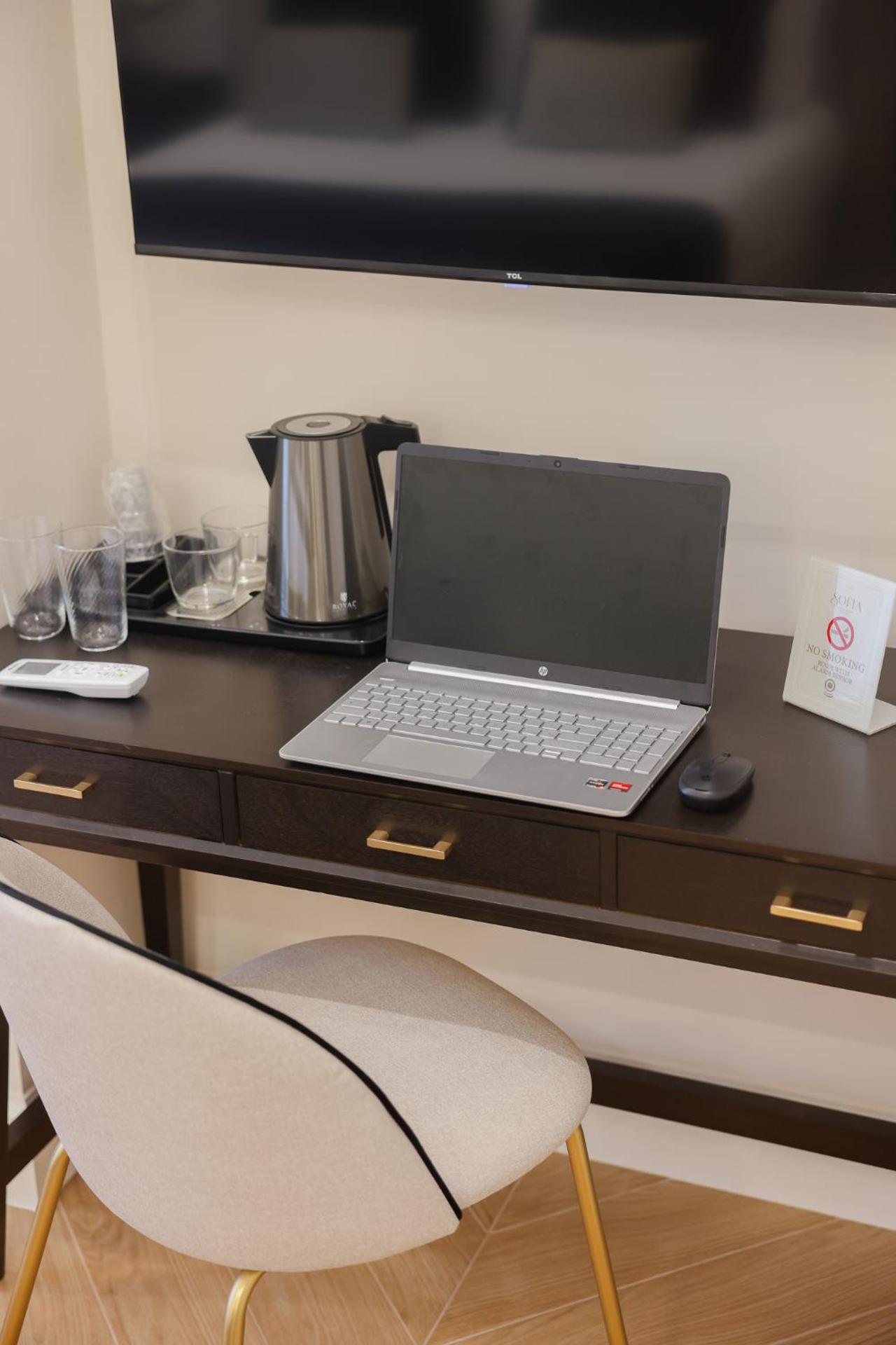 SOFIA Suites & Rooms - Photo 8