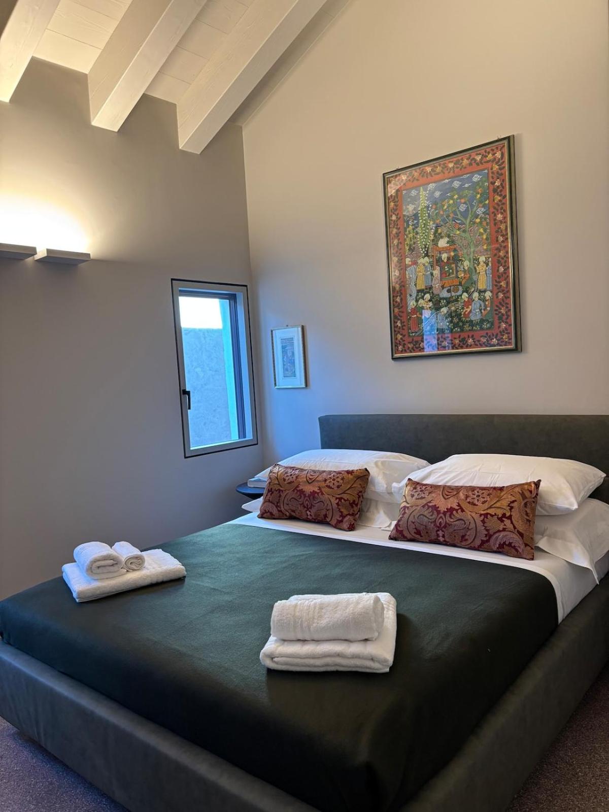 The Lotus Flower Stylish Renovated Apt in Venice - Photo 16