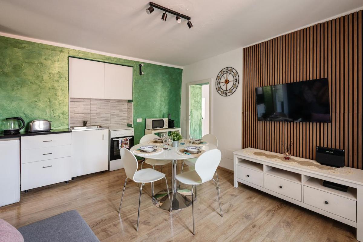 Lake View Suite - free Wi-Fi - Photo 12