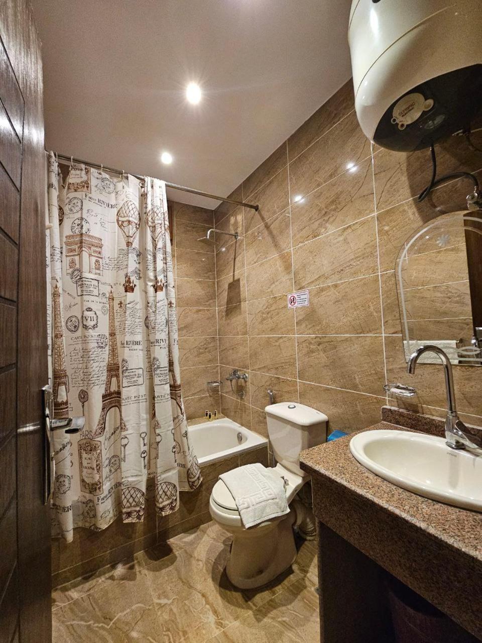 The Great Golden Pyramid - Photo 67