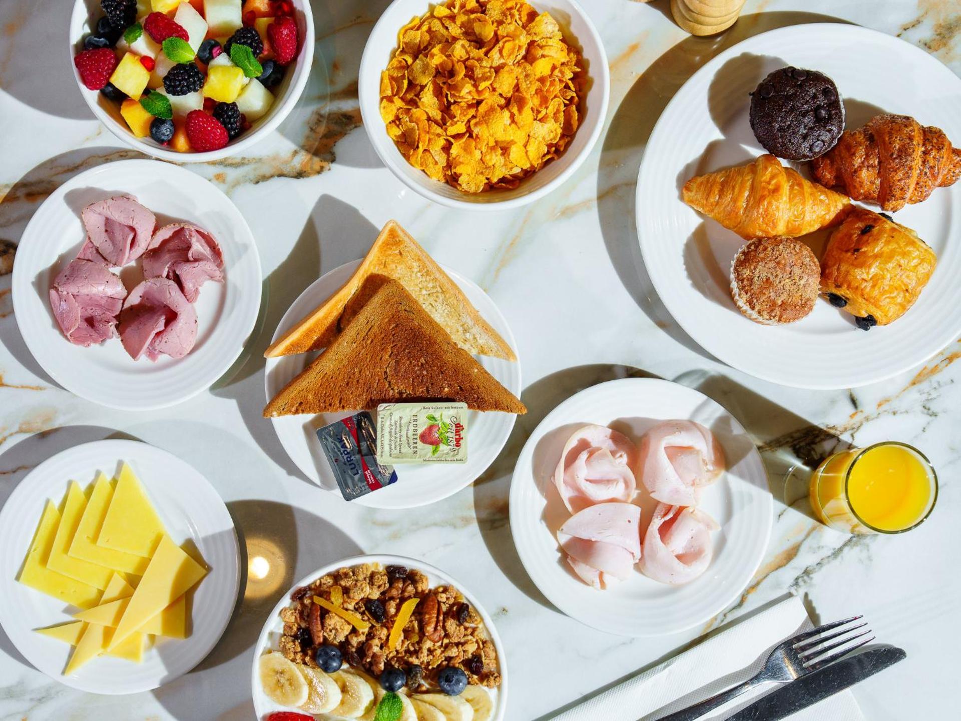 Premier Inn Dubai Dragon Mart - Photo 21