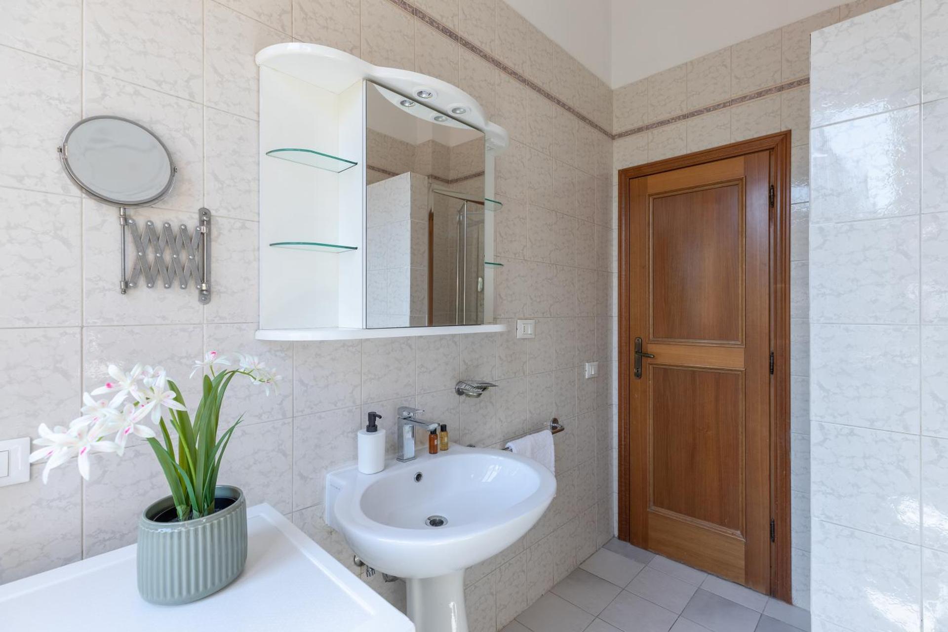 Porta Romana-Boboli -Florentine Charm Free-Wifi - Photo 15