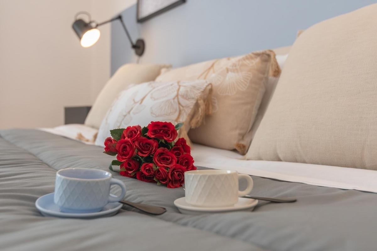 Perugia urban retreat and Light Sauna on king bed - Photo 30