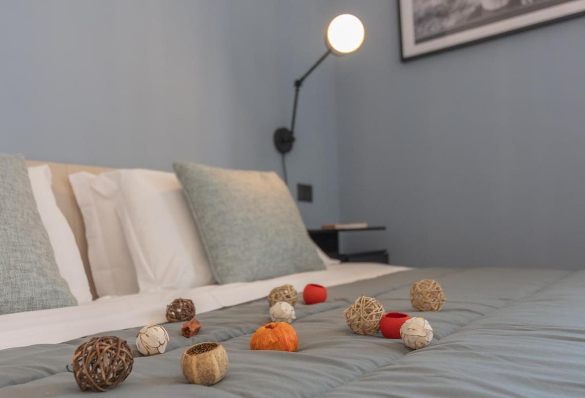 Perugia urban retreat and Light Sauna on king bed - Photo 14