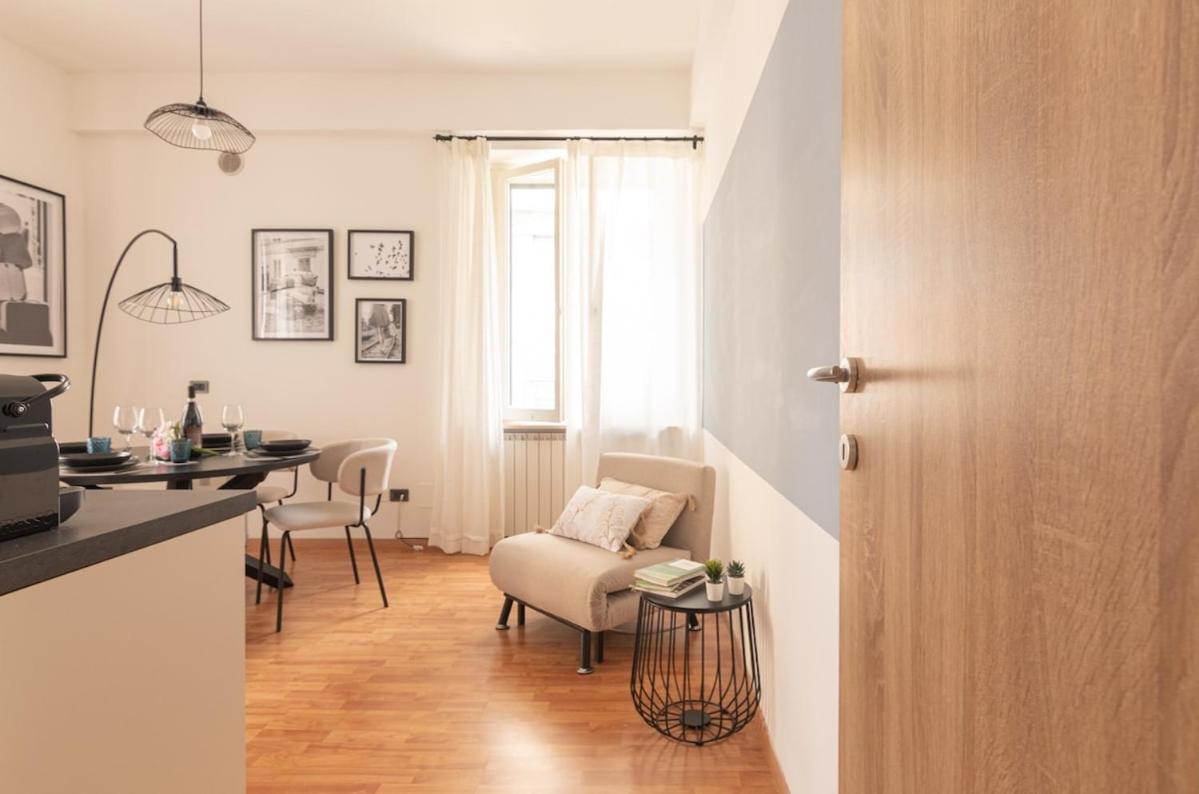 Perugia urban retreat and Light Sauna on king bed - Photo 4