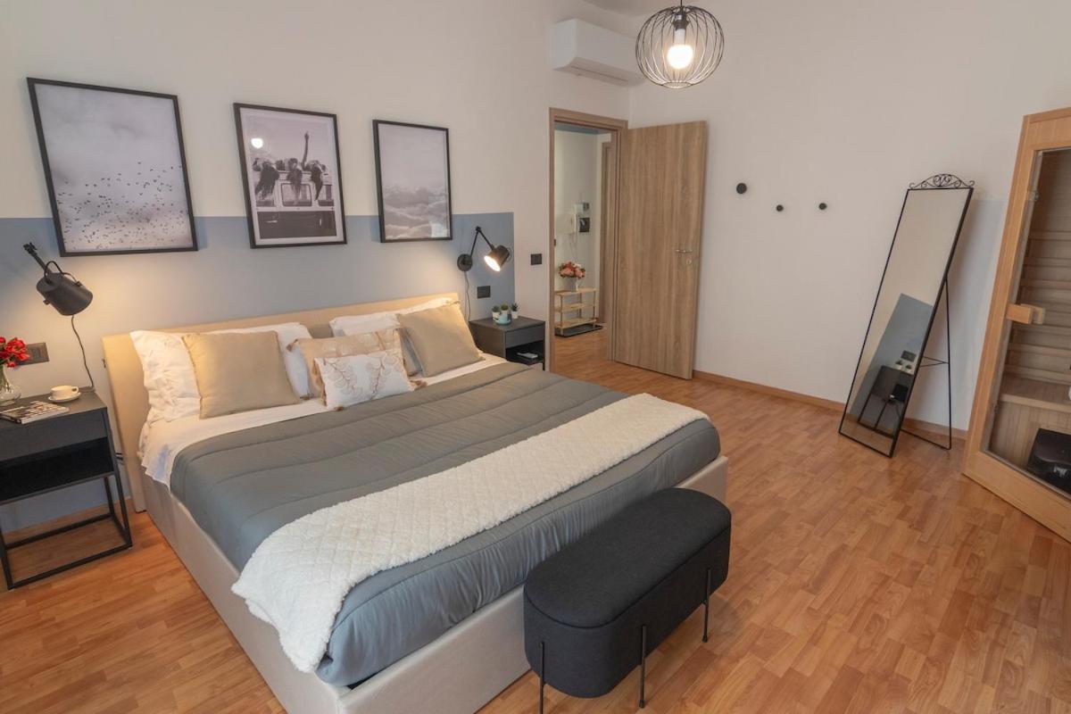 Perugia urban retreat and Light Sauna on king bed - Photo 15