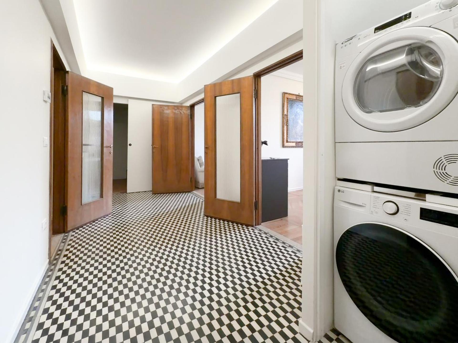 Attico d'Autore in Piazza con Vista Ghirlandina - Photo 6