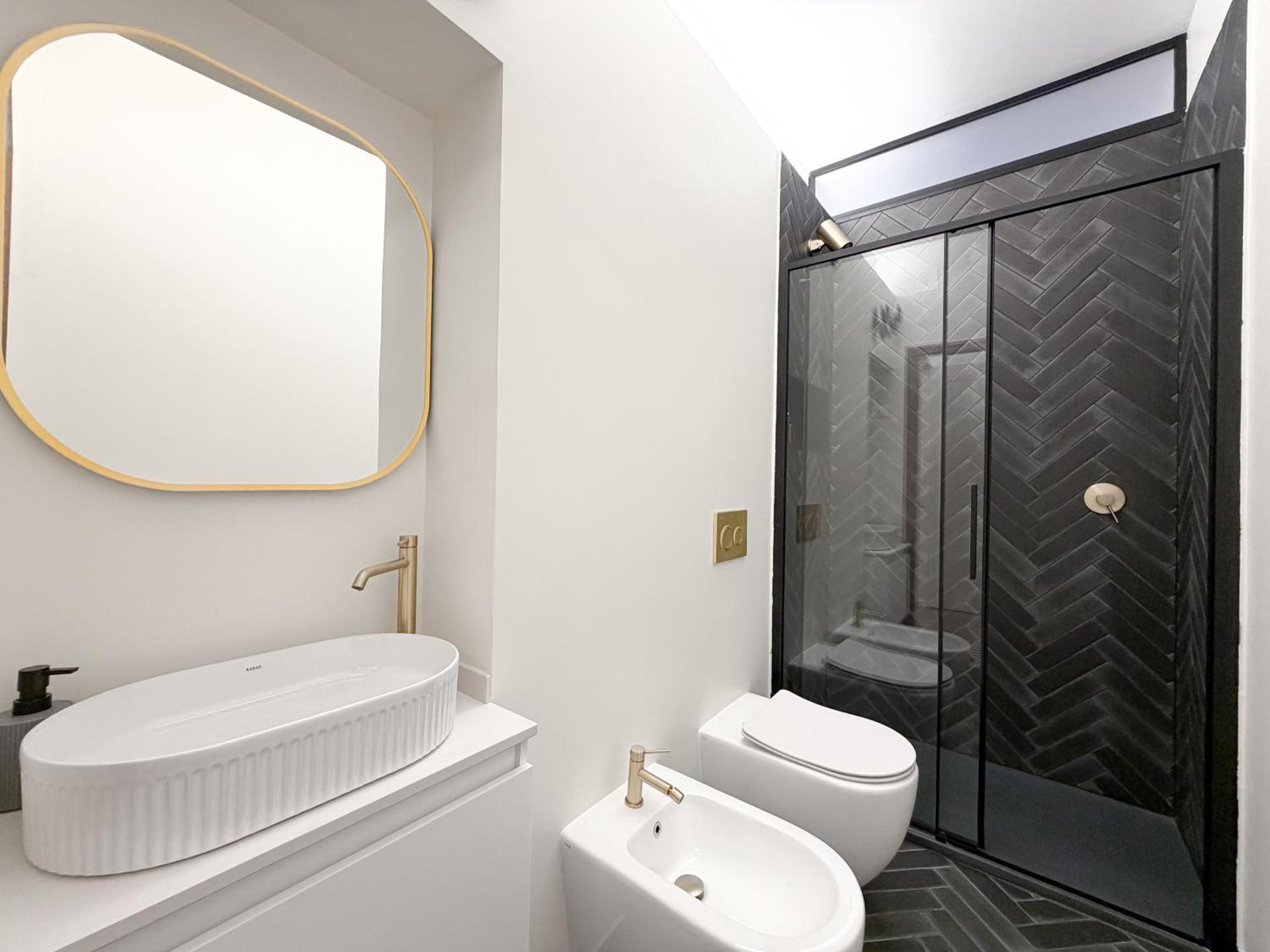 Attico d'Autore in Piazza con Vista Ghirlandina - Photo 8