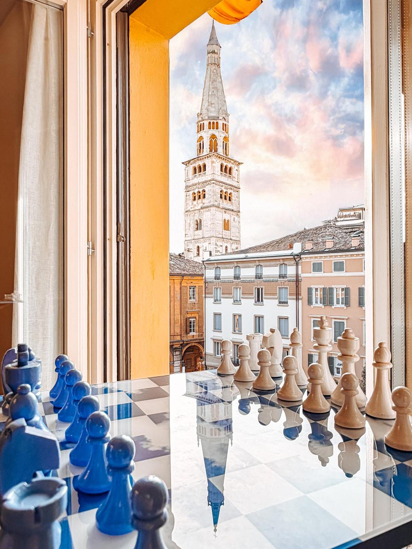 Attico d'Autore in Piazza con Vista Ghirlandina - Photo 19