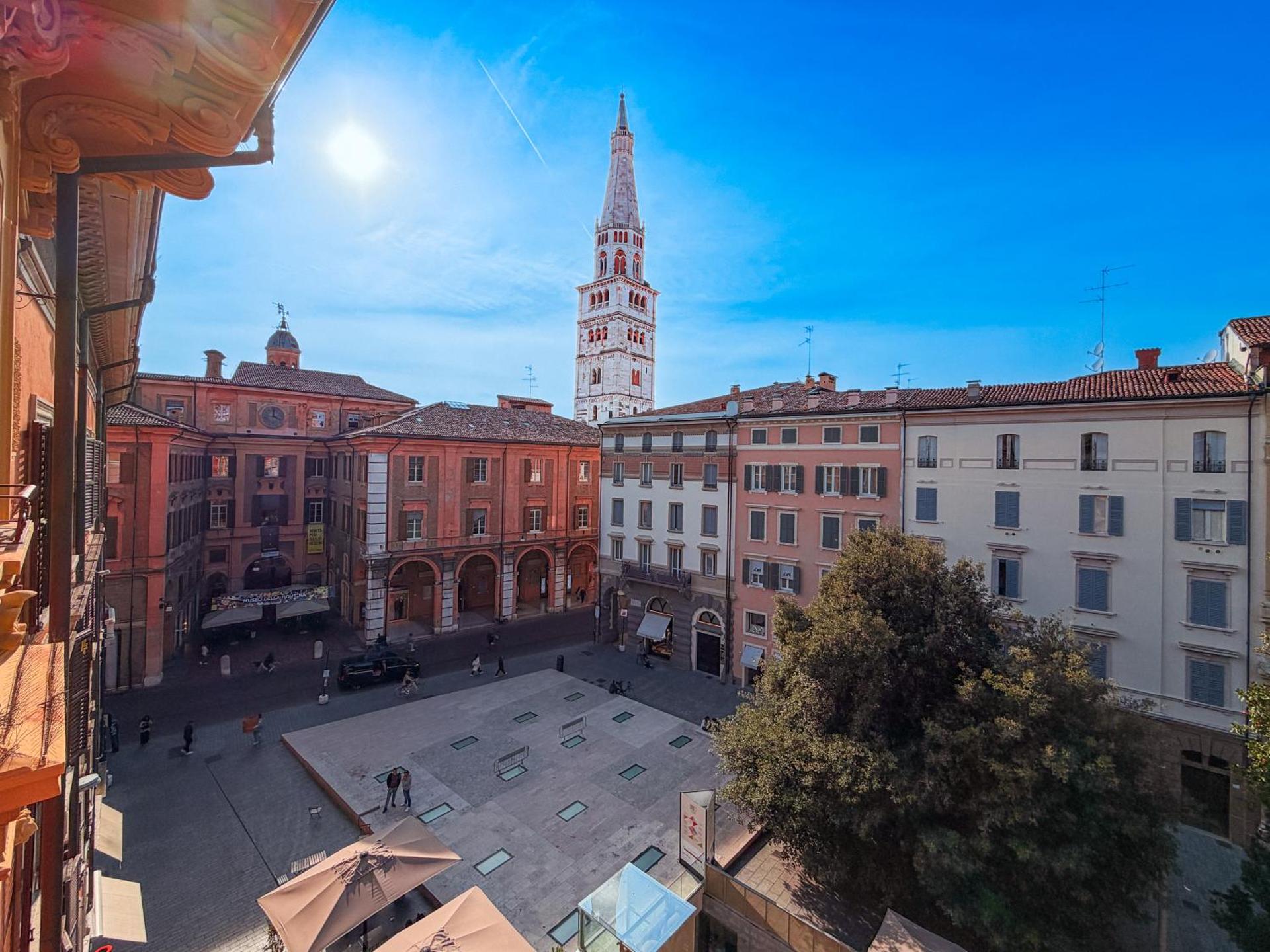 Attico d'Autore in Piazza con Vista Ghirlandina - Photo 5