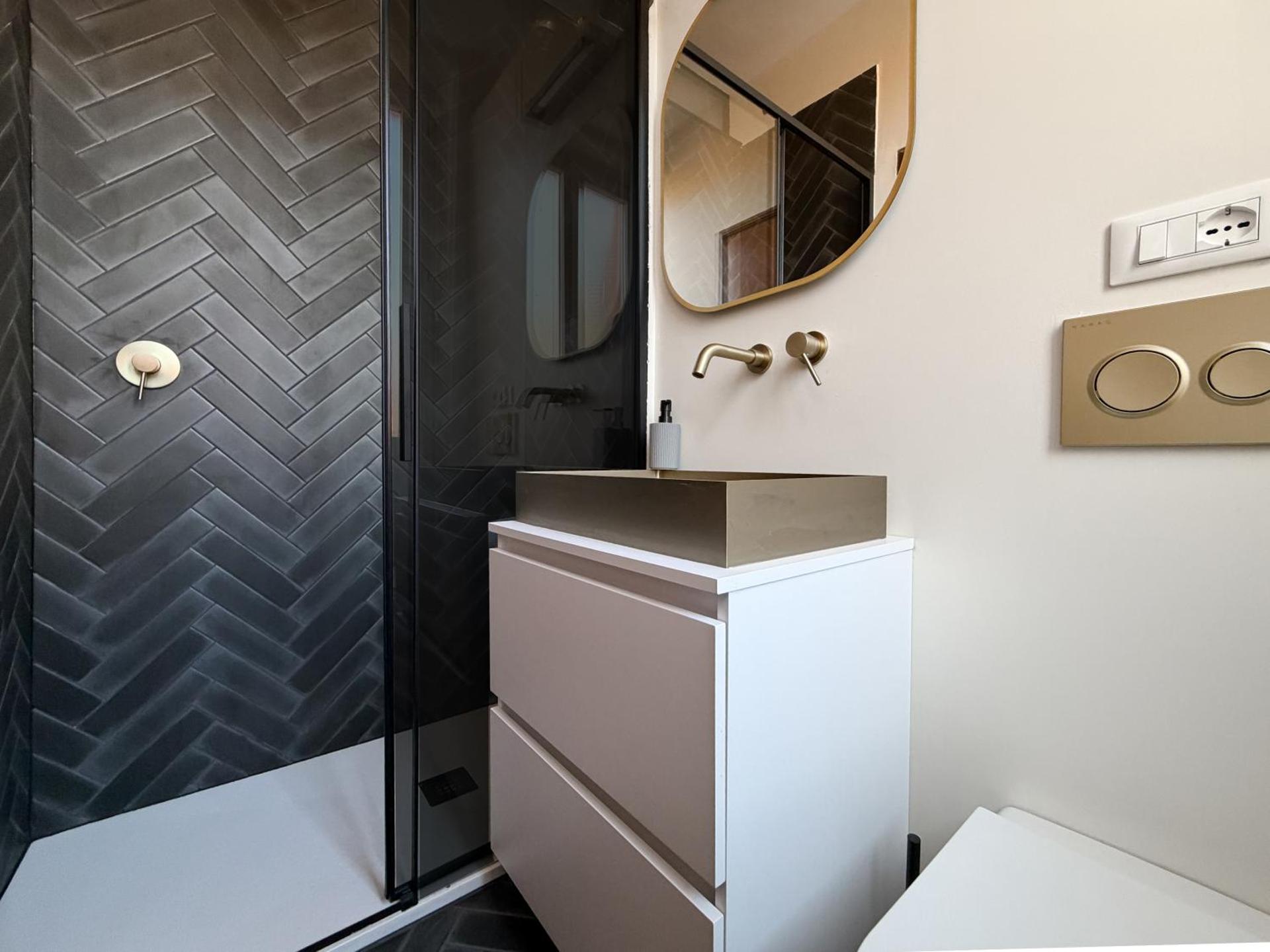 Attico d'Autore in Piazza con Vista Ghirlandina - Photo 3