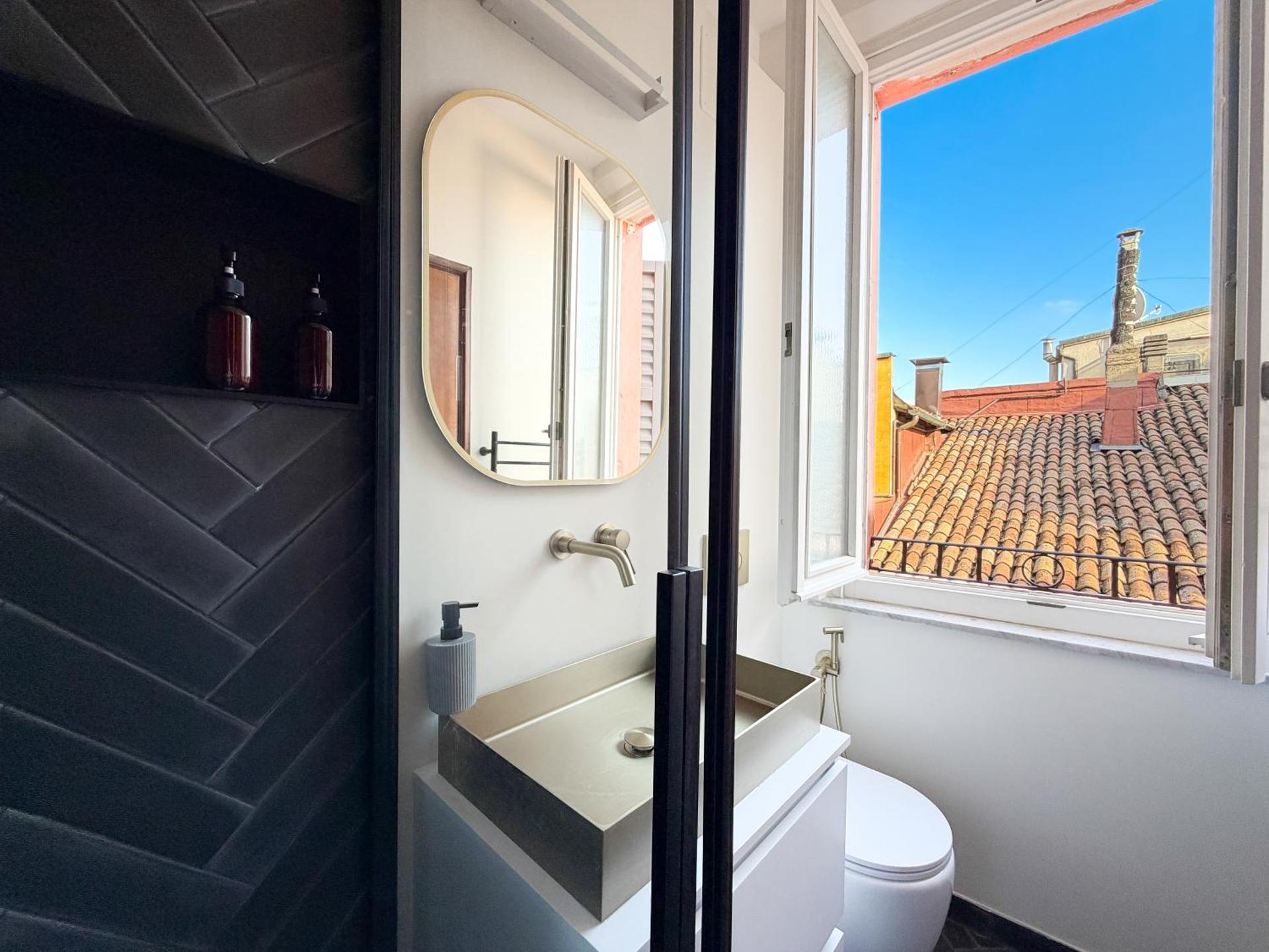 Attico d'Autore in Piazza con Vista Ghirlandina - Photo 7