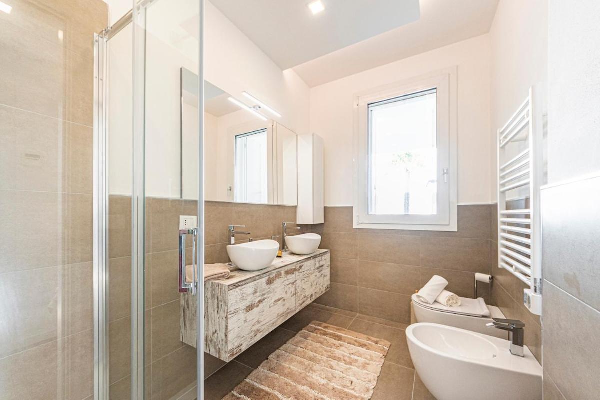 Stylish Poolside Apartment, Jesolo-Venice - Photo 13