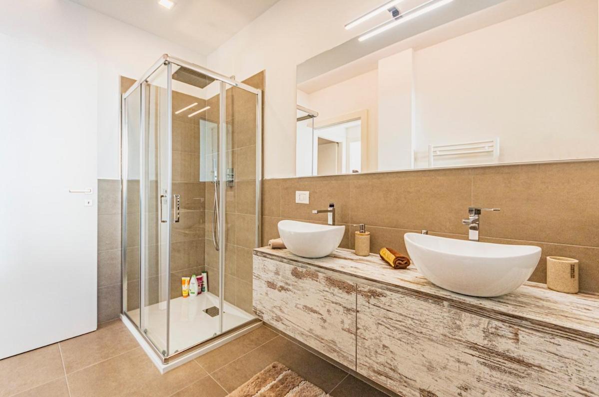 Stylish Poolside Apartment, Jesolo-Venice - Photo 11