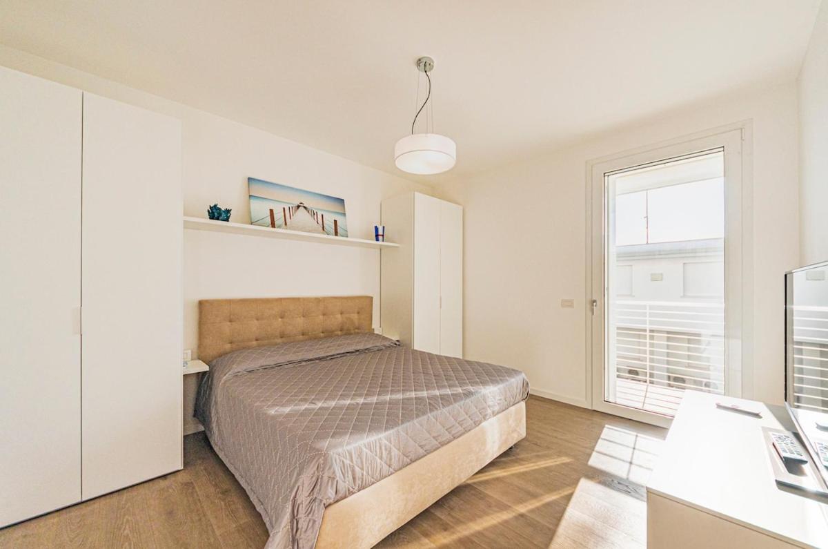 Stylish Poolside Apartment, Jesolo-Venice - Photo 7