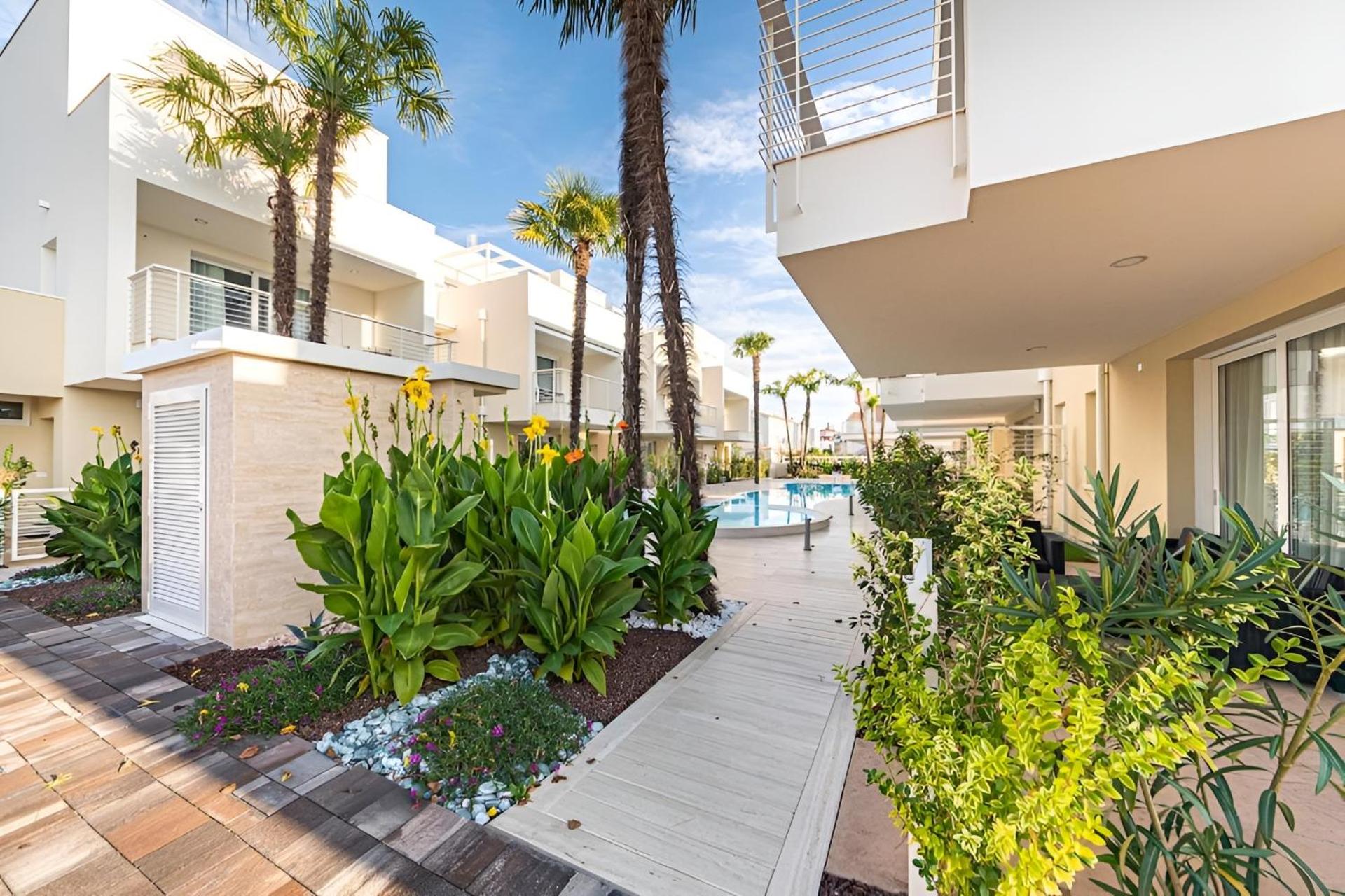 Stylish Poolside Apartment, Jesolo-Venice - Photo 21