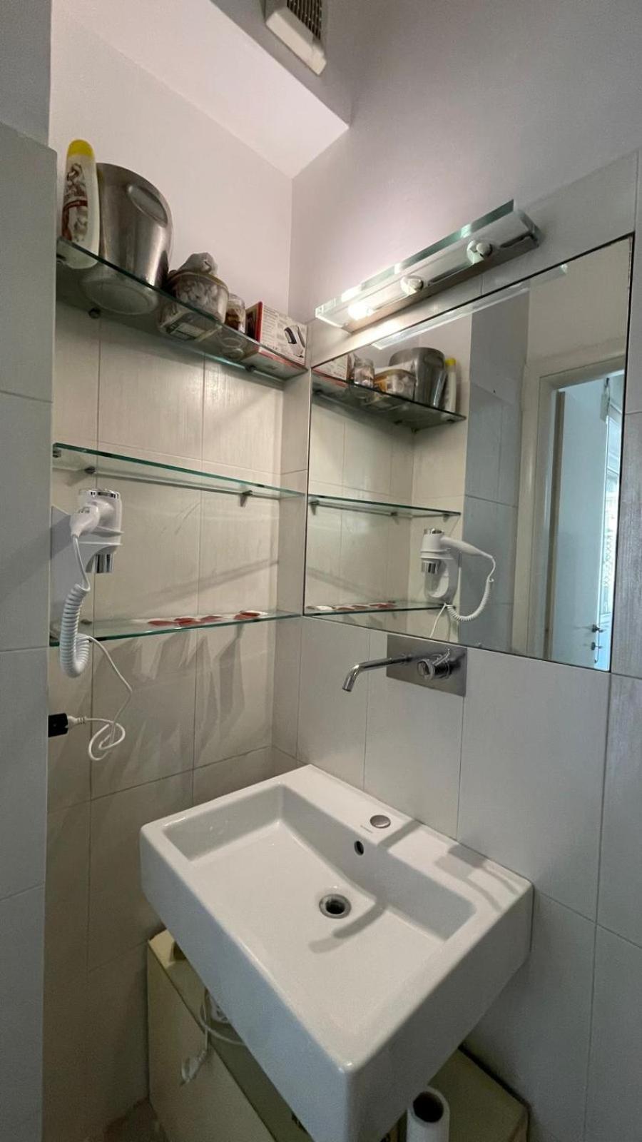 Livia's Vatican House - Metro Valle Aurelia & Wi-Fi - Photo 5