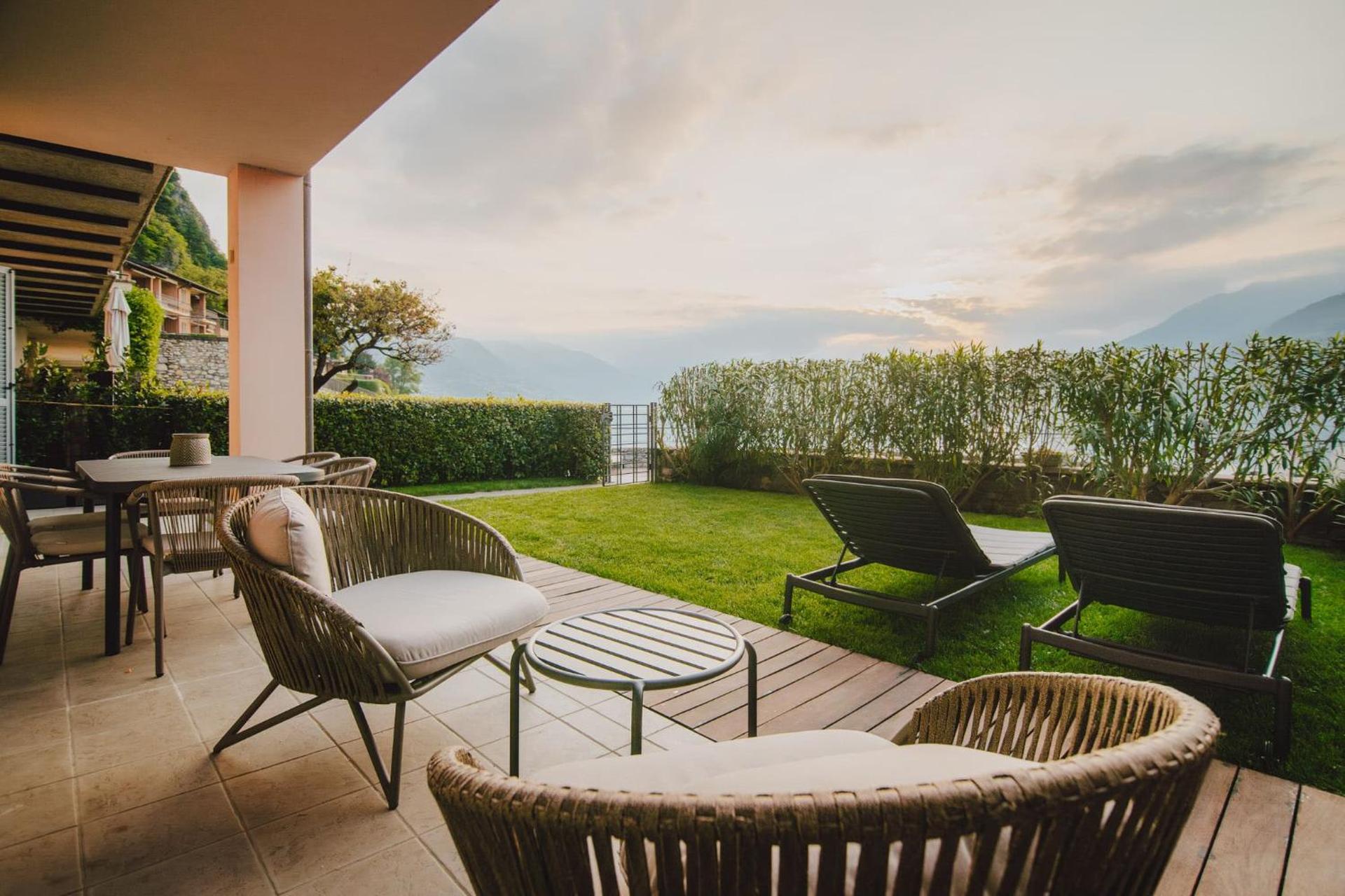 Exclusive Garden Apartment with Lake View & Pool - Photo 2