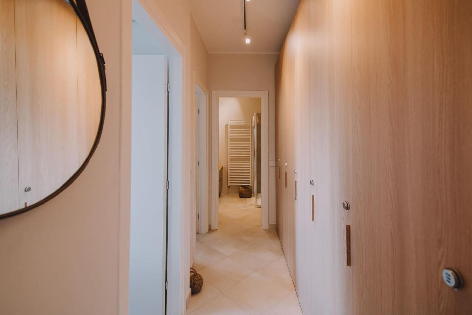 Exclusive Garden Apartment with Lake View & Pool - Photo 10