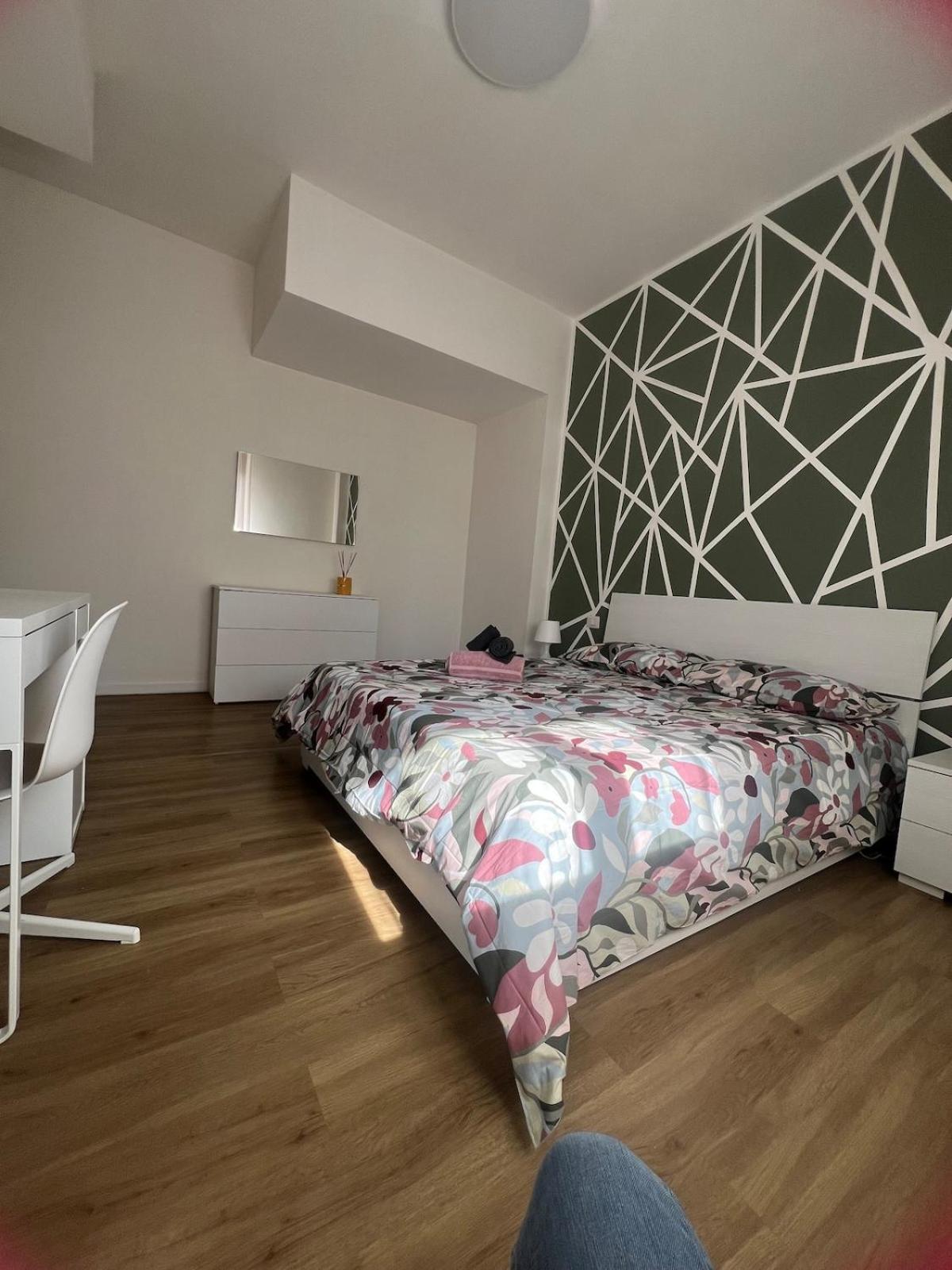 Two-Bedroom Apartment - Photo 4