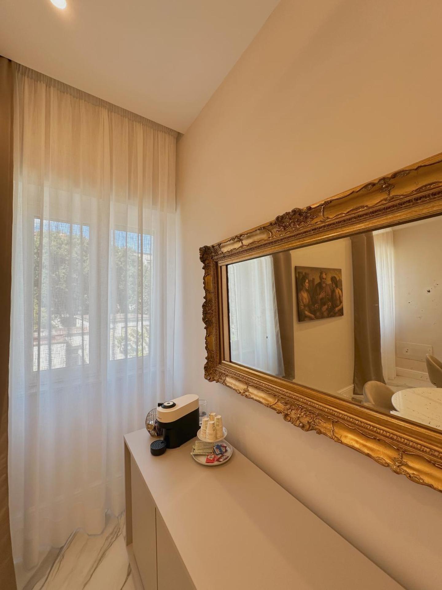 Mida Luxury Apartment - Photo 9