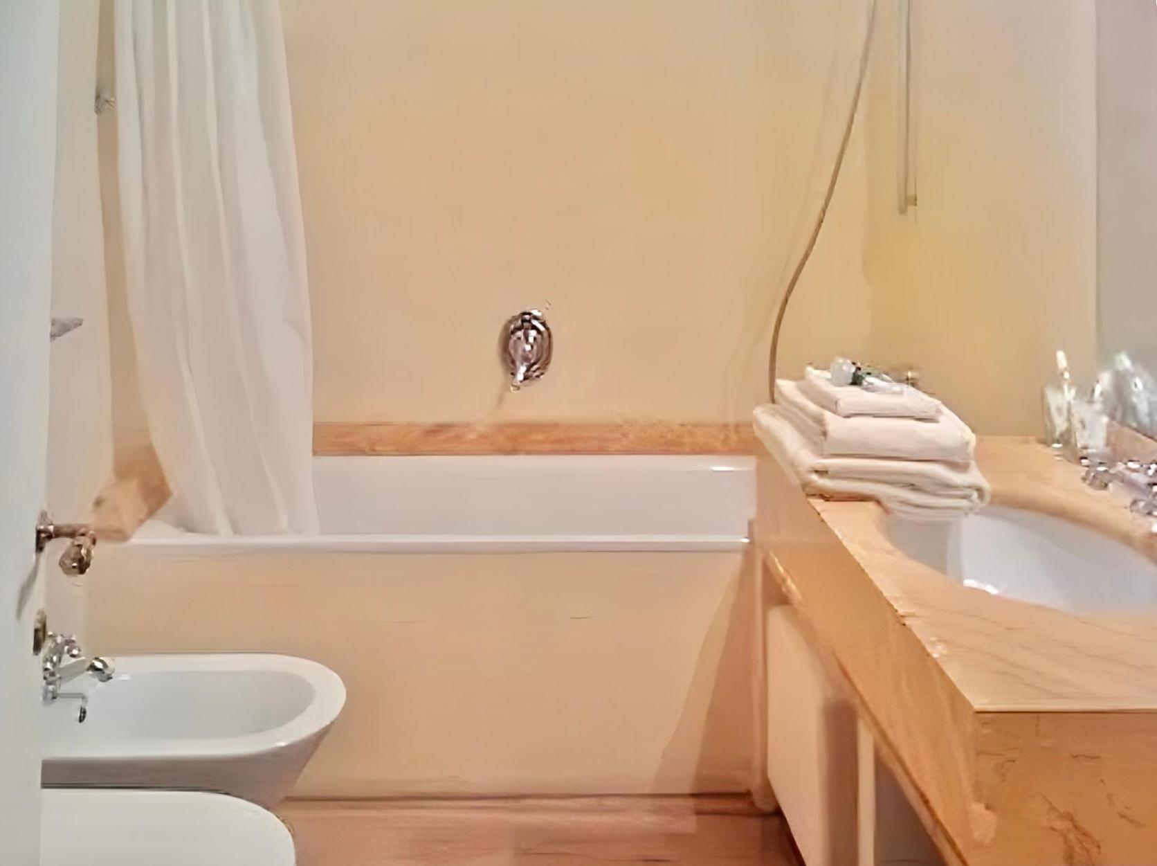 Golden Luxe-Penthouse Duomo ViewGarden & Parking - Photo 17