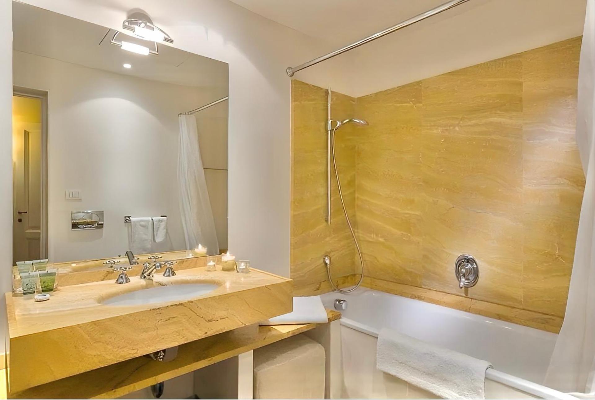 Golden Luxe-Penthouse Duomo ViewGarden & Parking - Photo 13