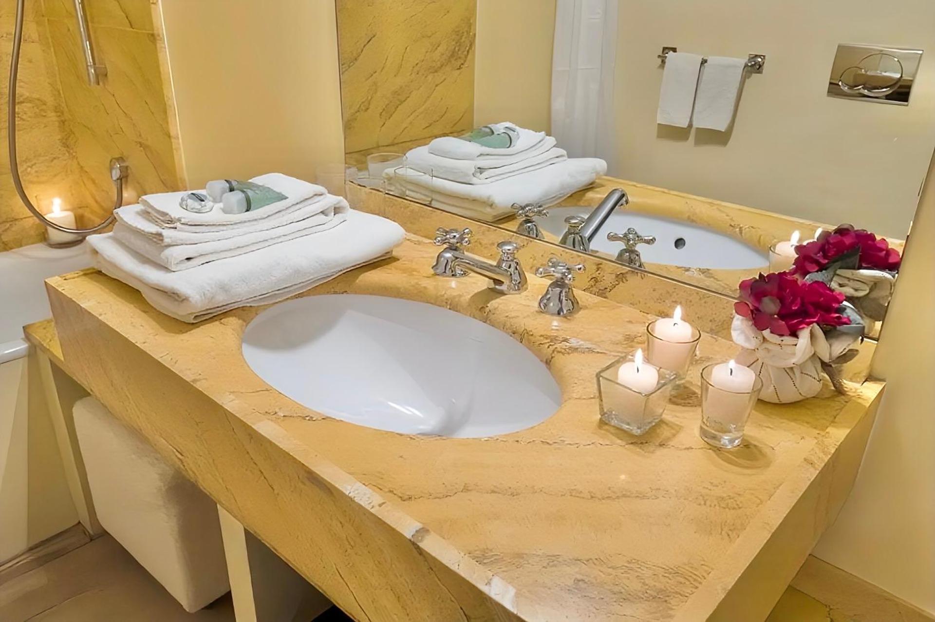 Golden Luxe-Penthouse Duomo ViewGarden & Parking - Photo 9