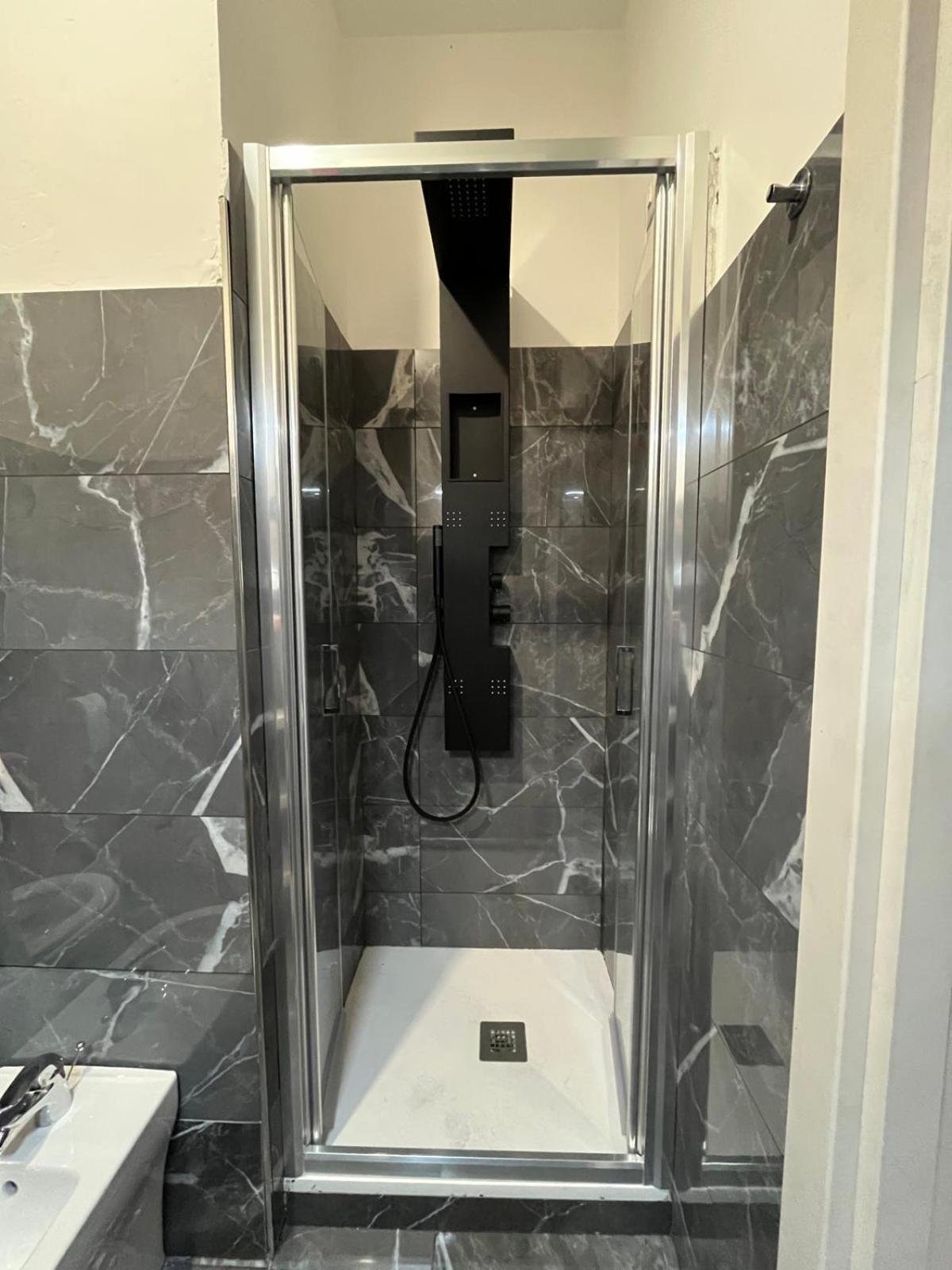Room Reservations - Photo 23